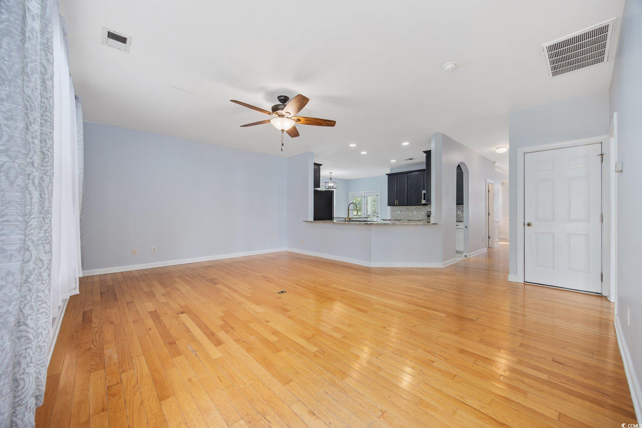 854 Falkirk St. Property Photo 4