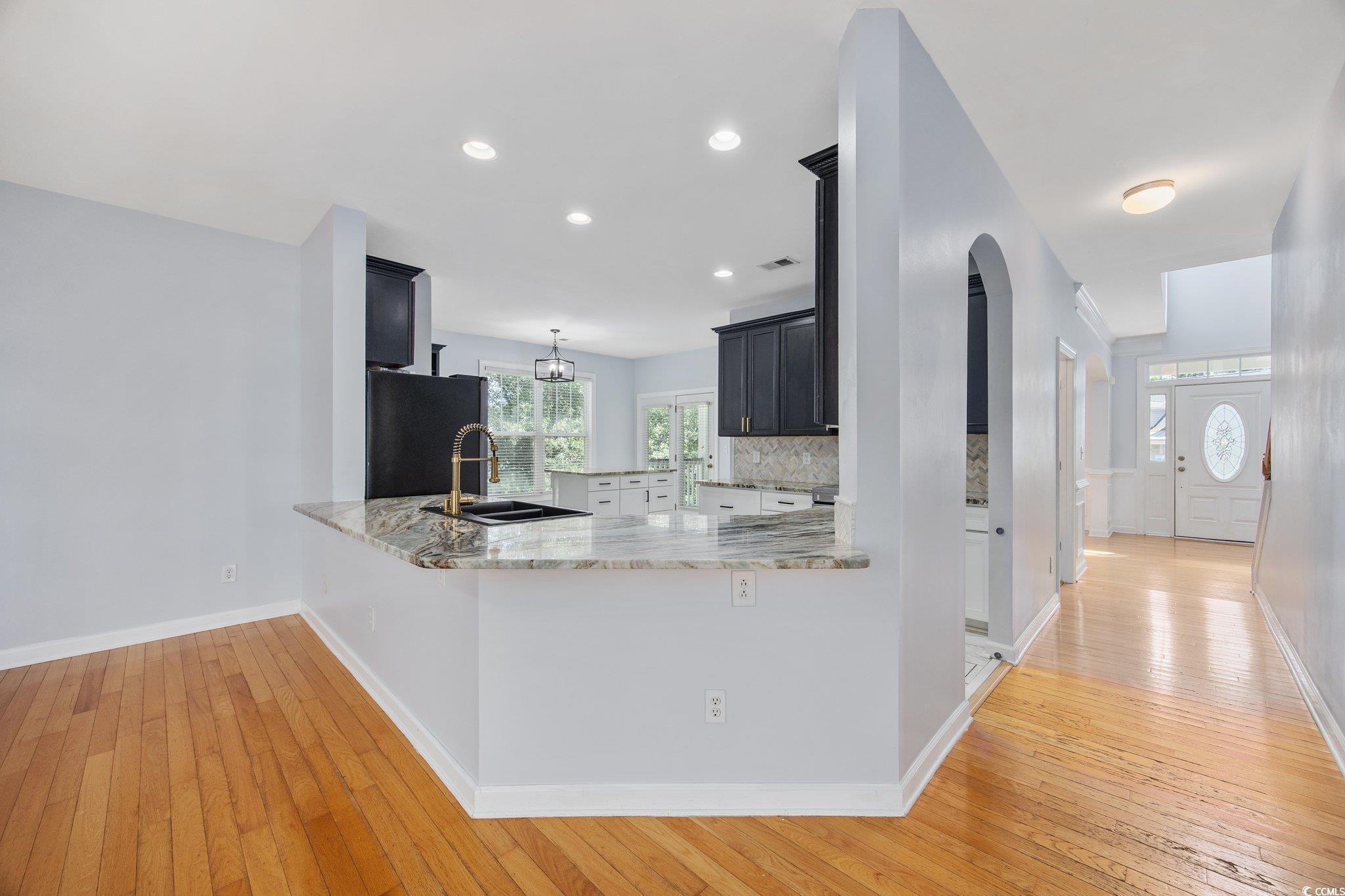 854 Falkirk St. Property Photo 6