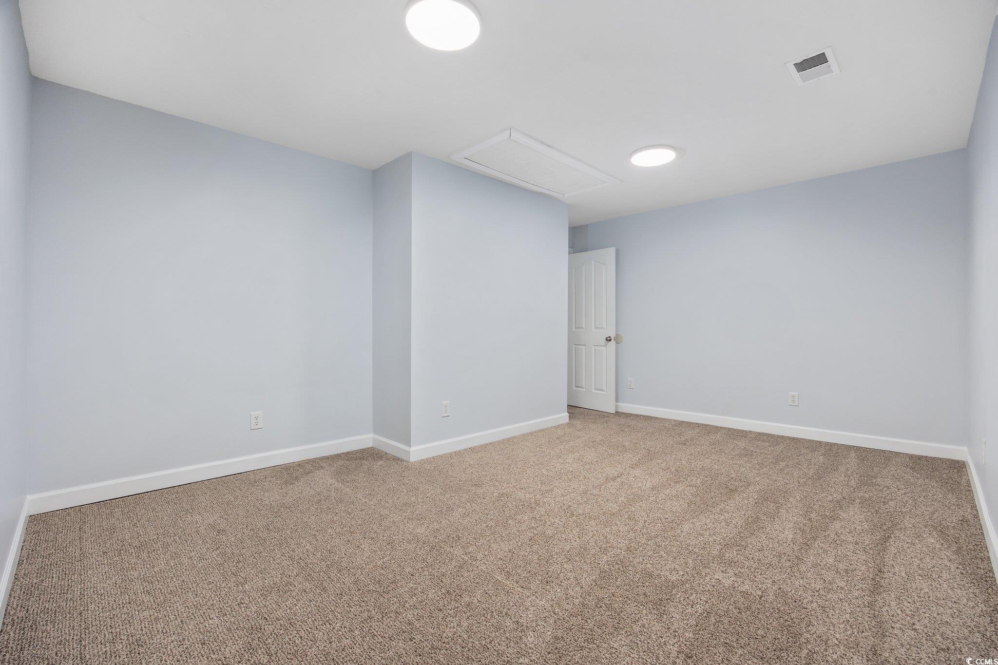 854 Falkirk St. Property Photo 16