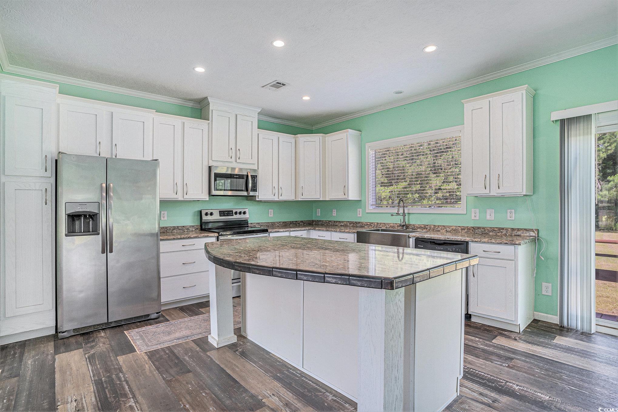 580 Circle M Rd. Property Photo 12