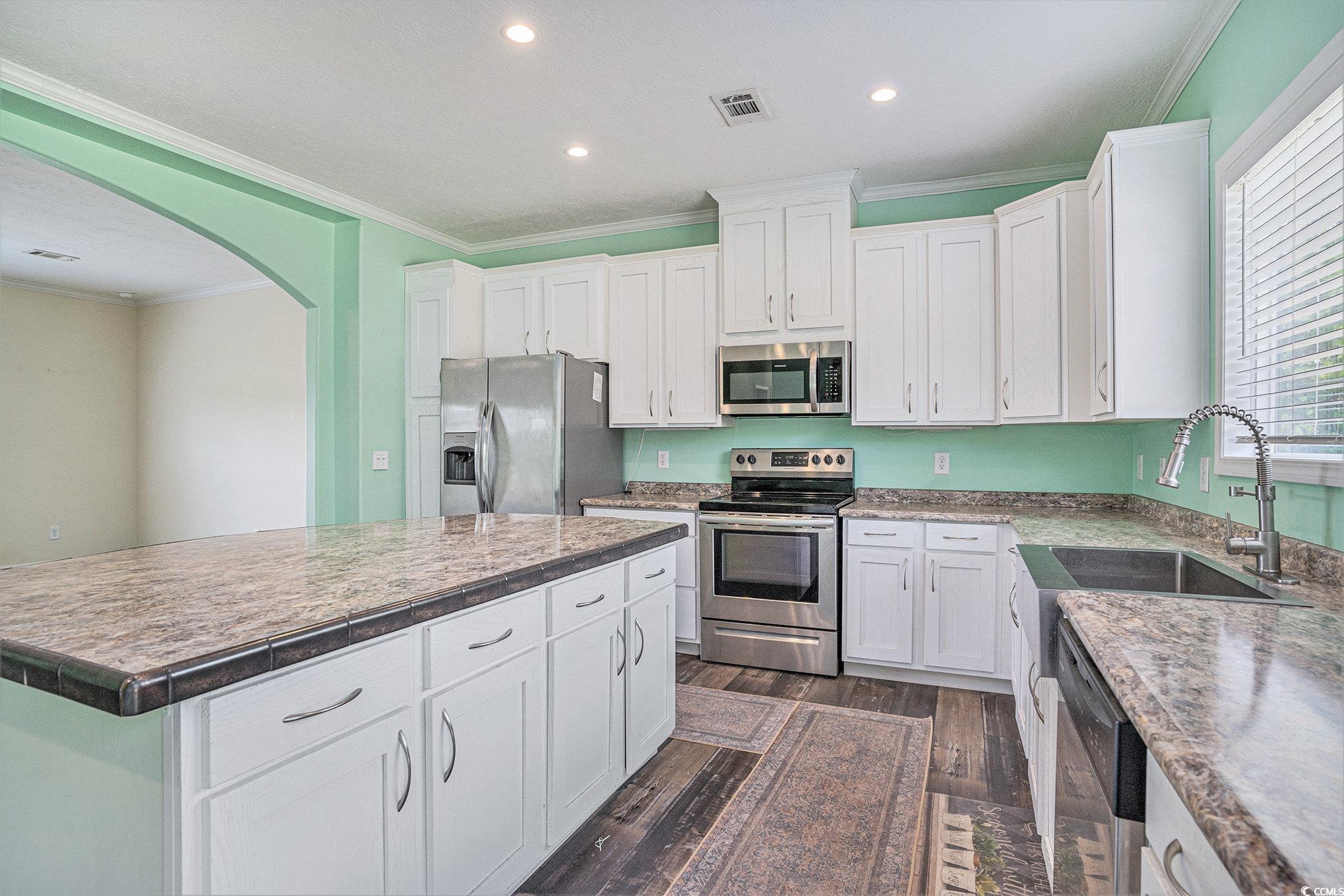 580 Circle M Rd. Property Photo 14