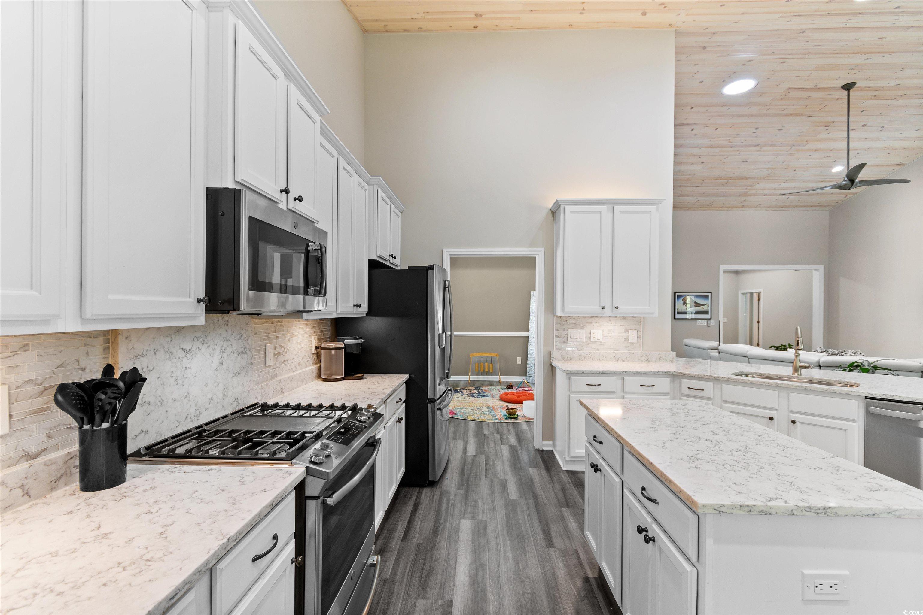 3647 Diamond Stars Way Property Photo 8