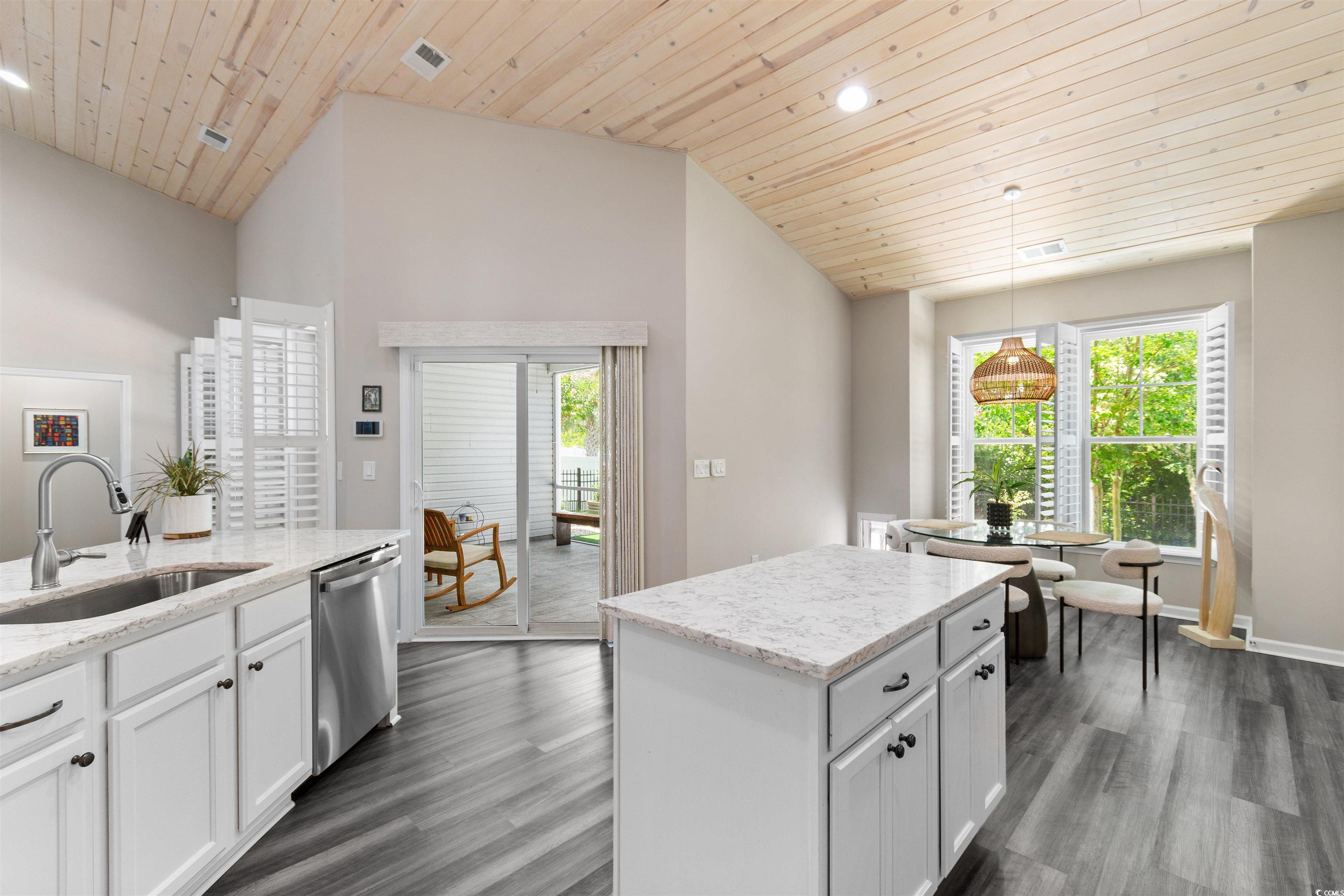3647 Diamond Stars Way Property Photo 10