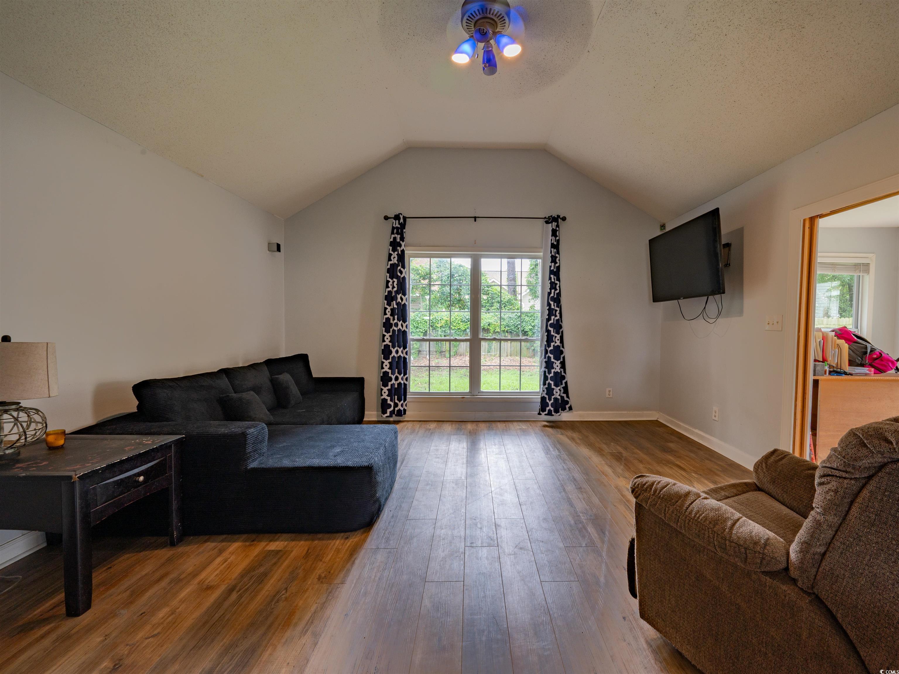 6936 Woodhaven Dr. Property Photo 4