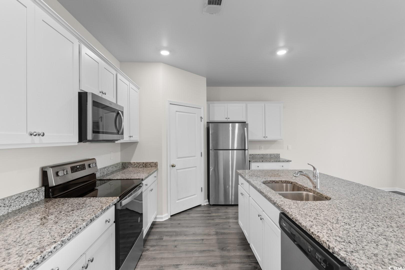 1128 Sennema Circle Property Photo 6