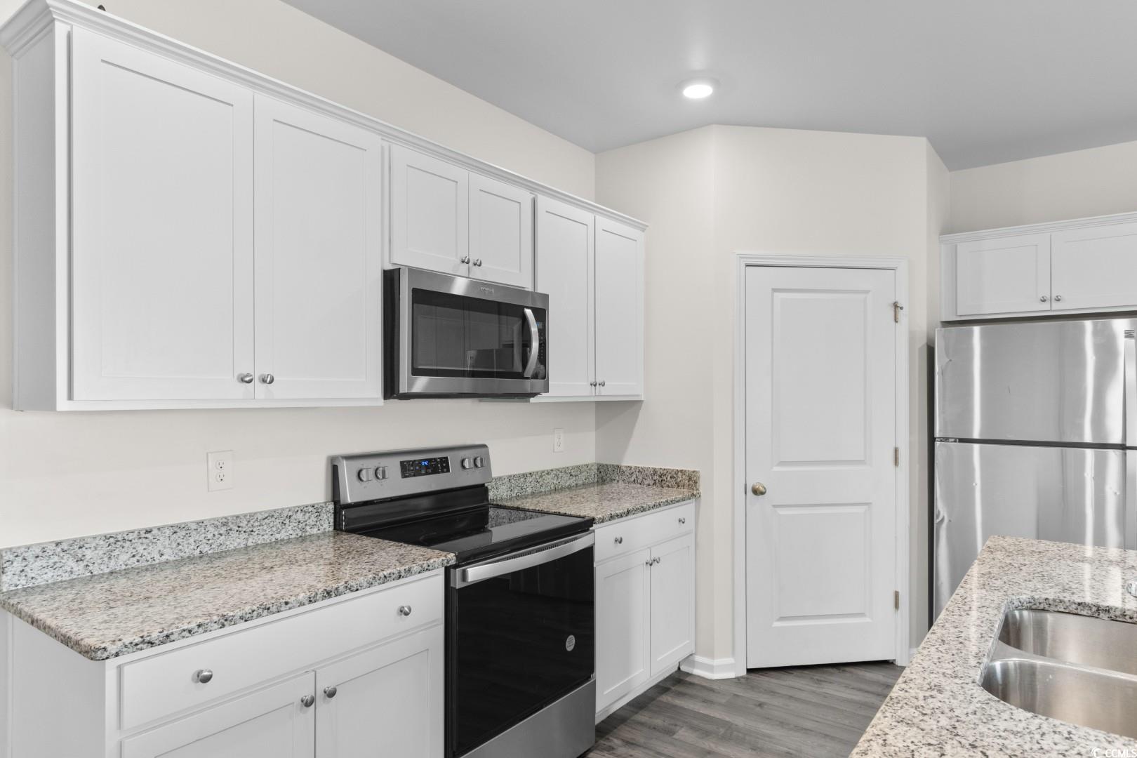1128 Sennema Circle Property Photo 7