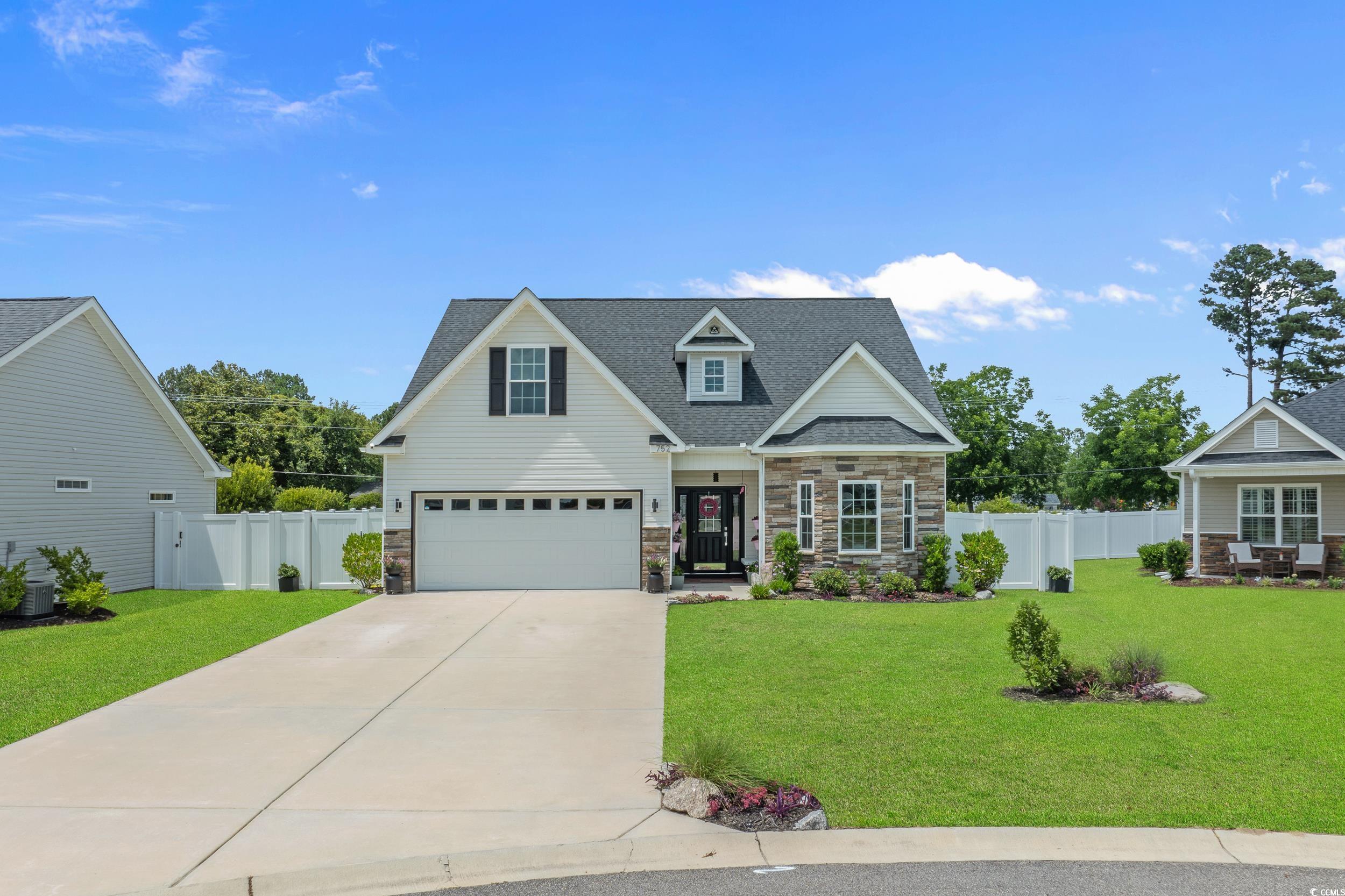 752 Hobonny Loop Property Photo 1