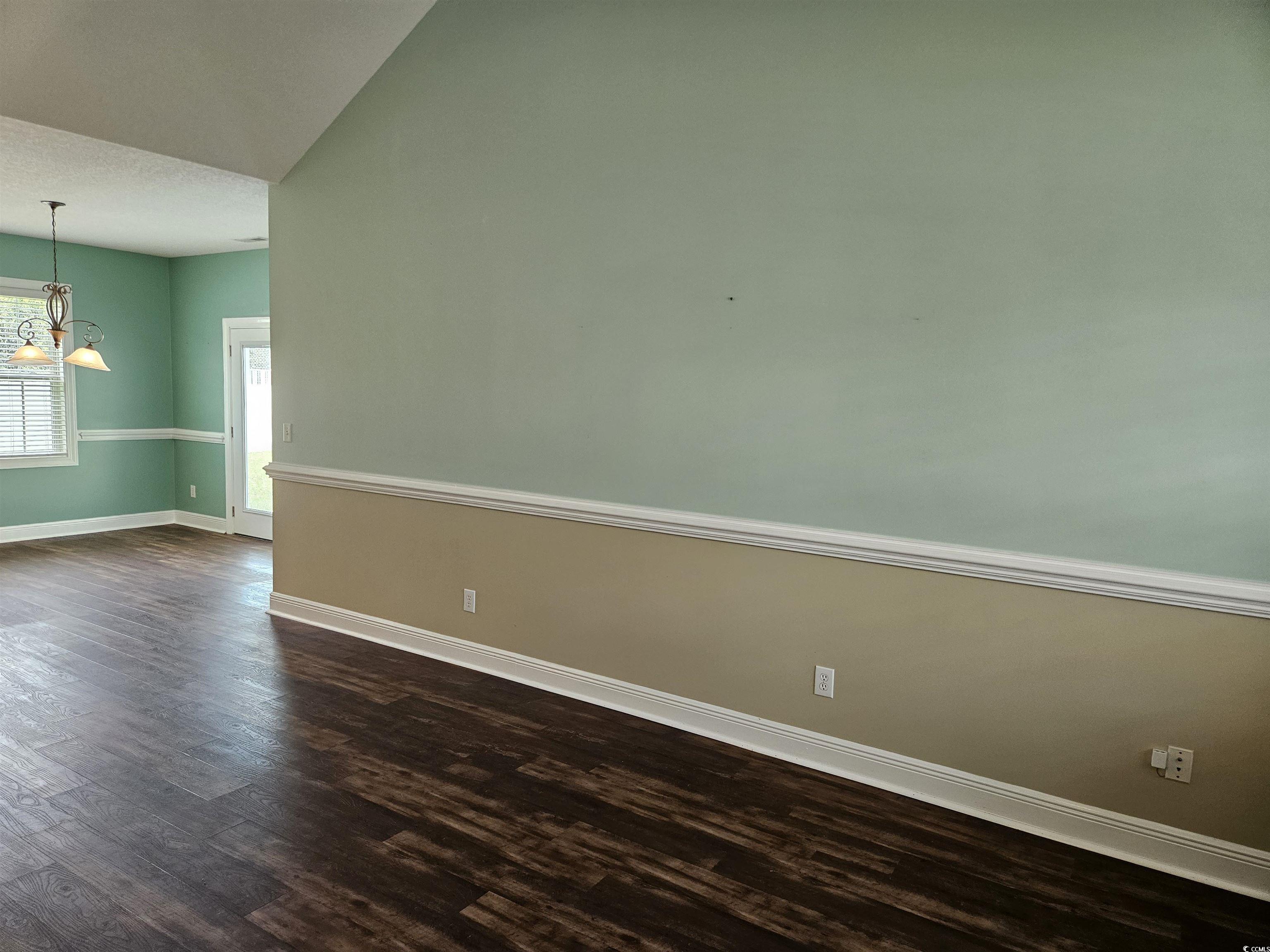 1028 Cherry Tree Ln. Property Photo 7