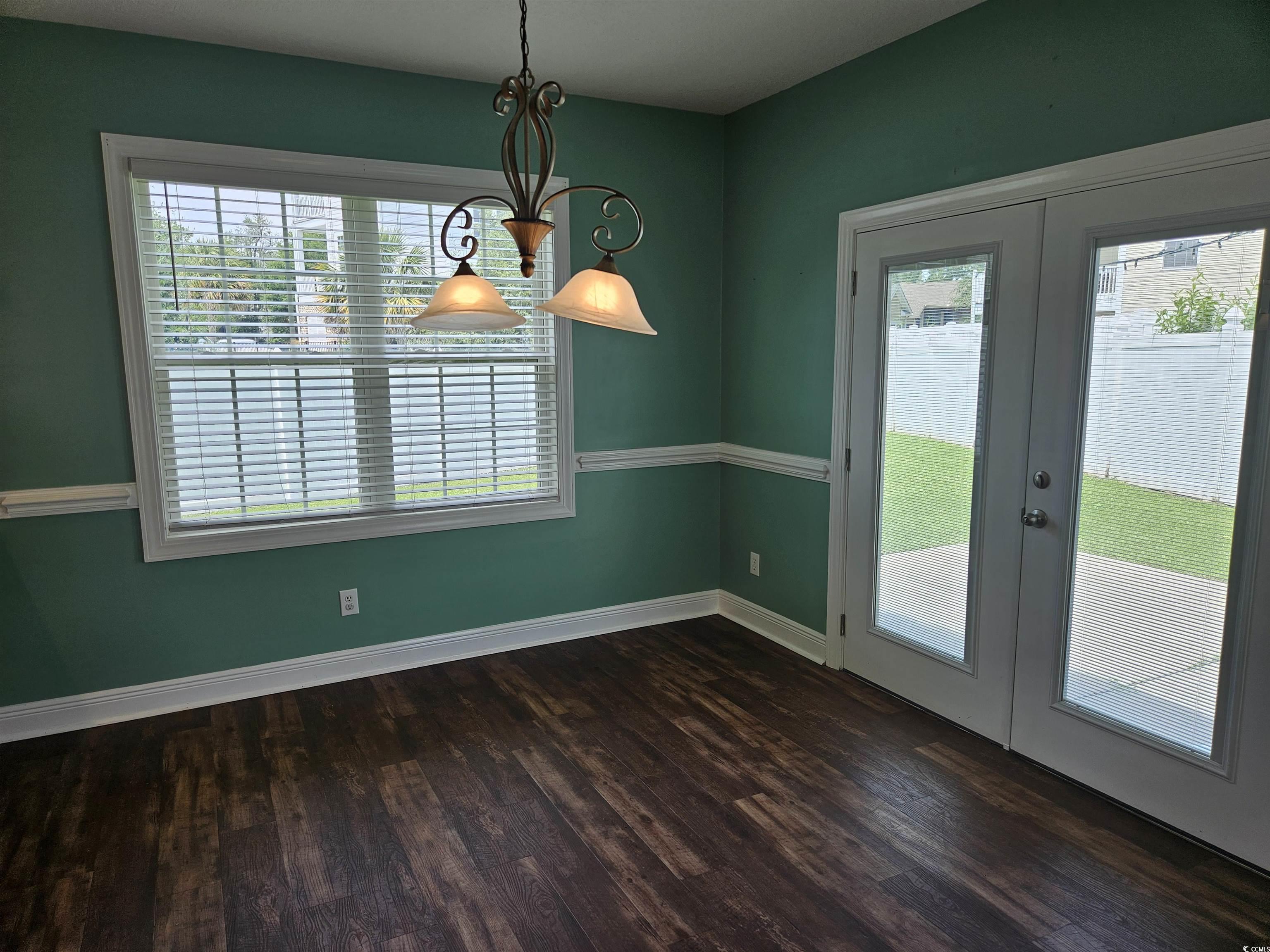 1028 Cherry Tree Ln. Property Photo 11