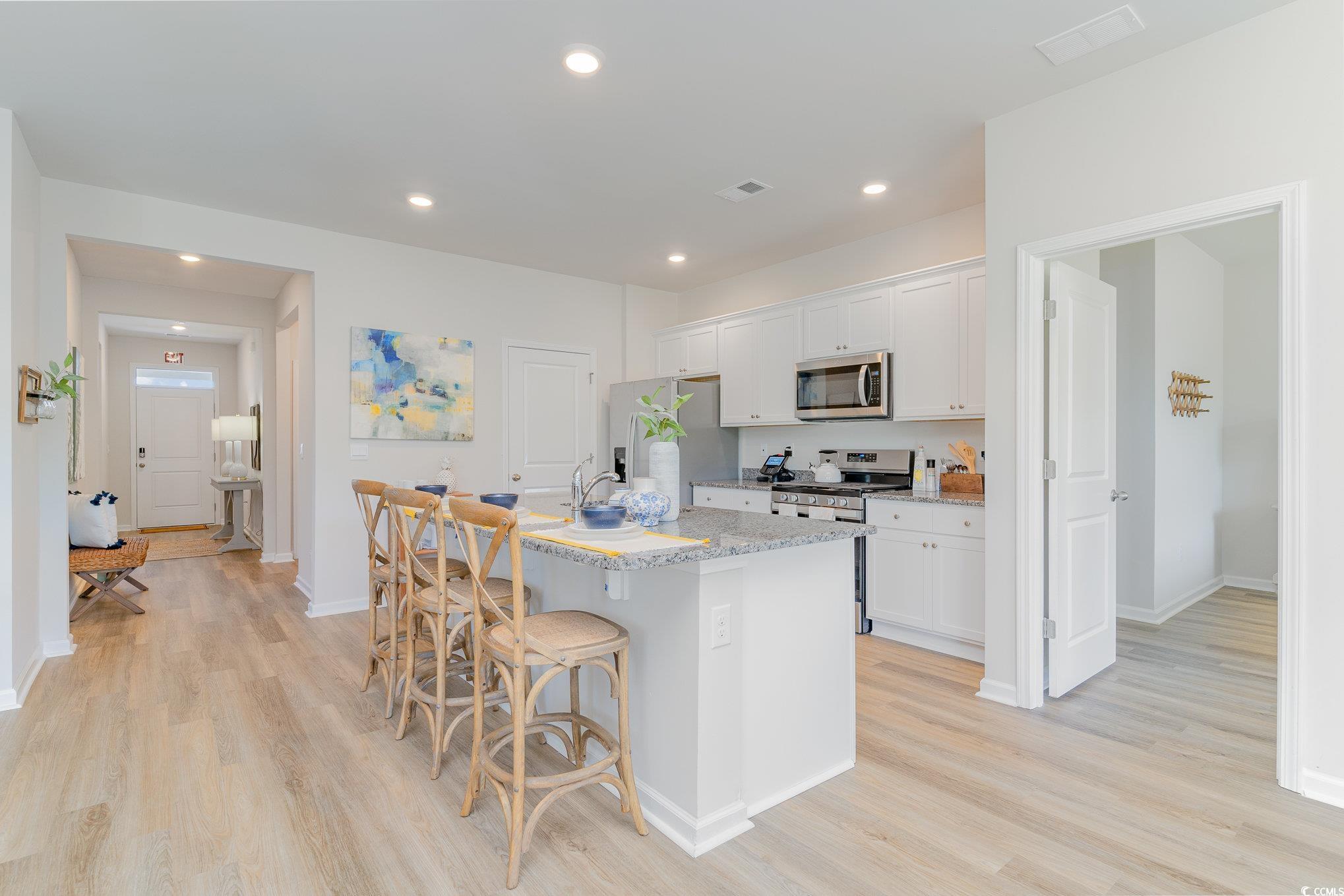 7366 Meadow Walk Loop Property Photo 9