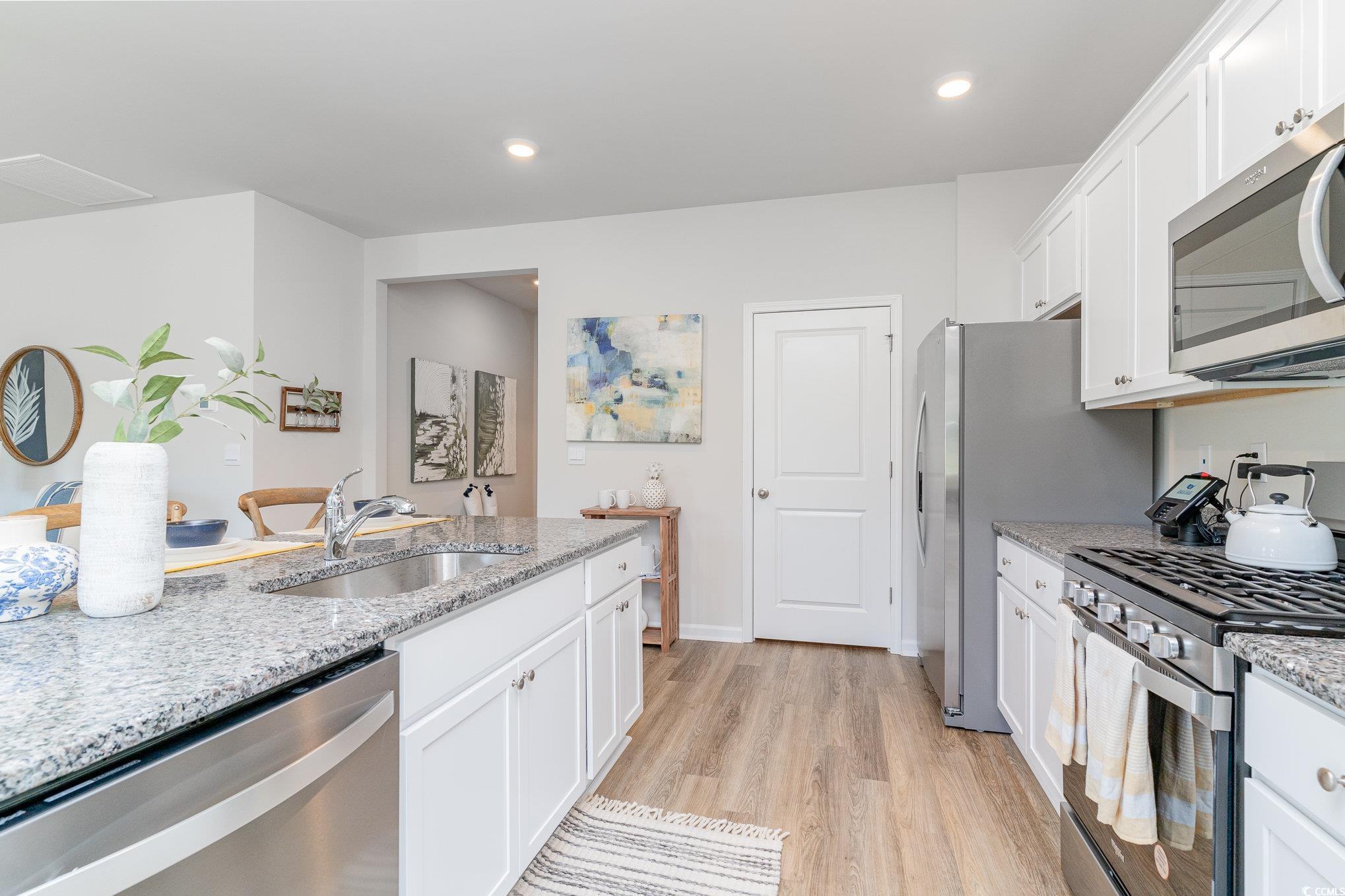 7366 Meadow Walk Loop Property Photo 11