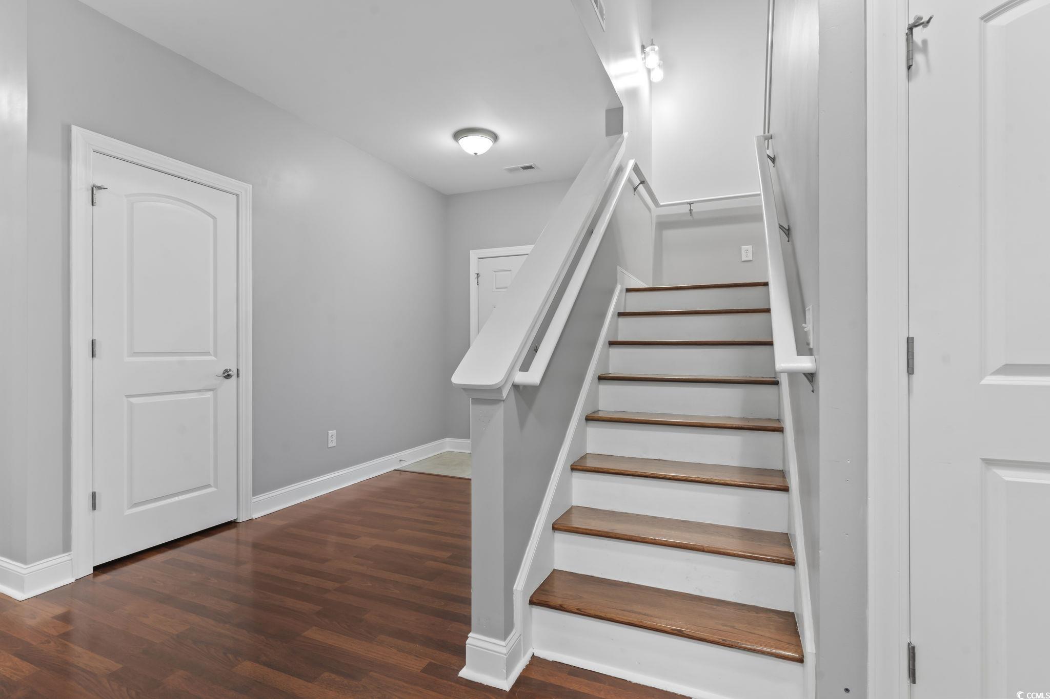 567 Sunnyside Ave. Property Photo 13