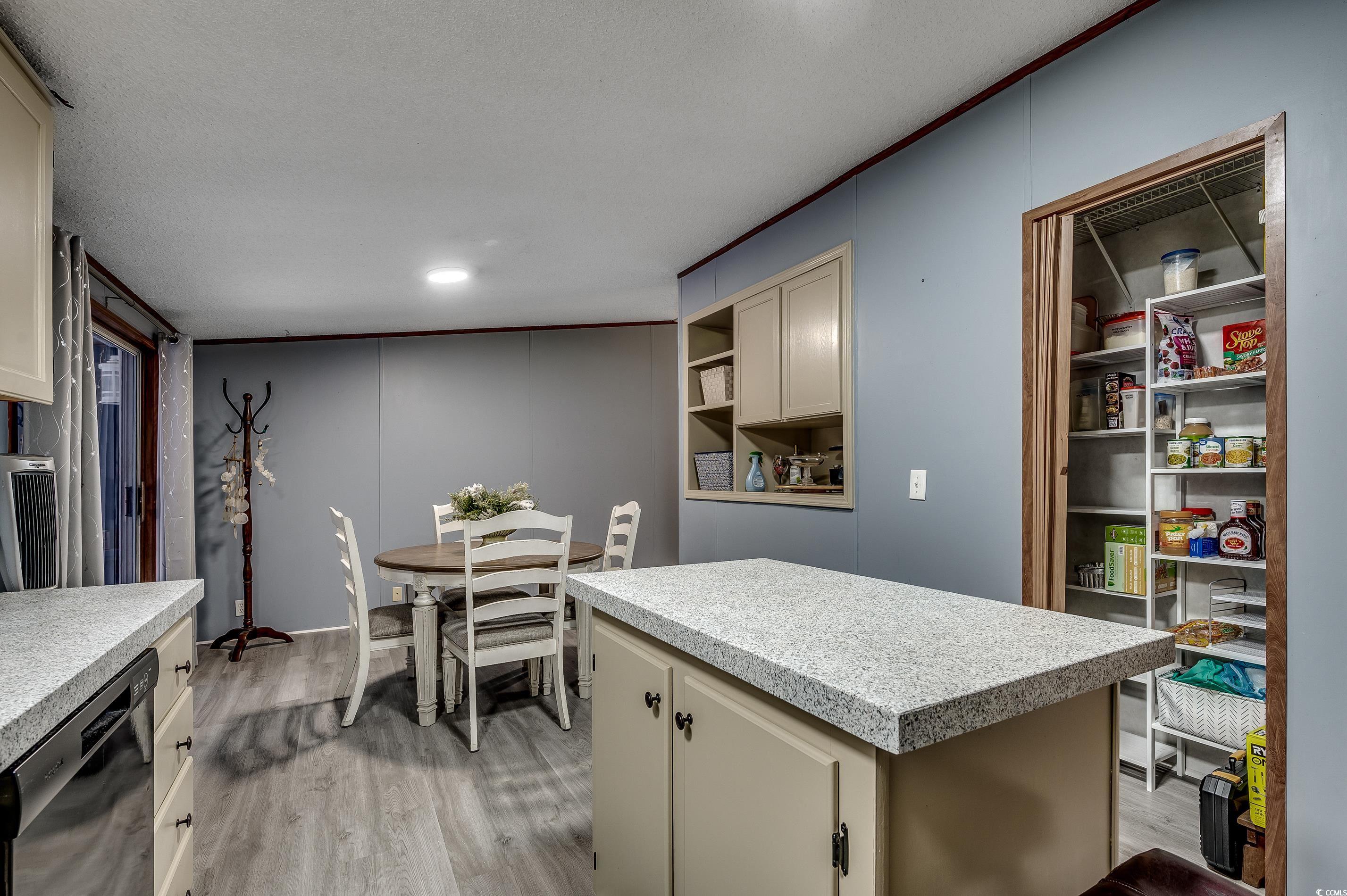 300 Rolling Ridge Dr. Property Photo 11