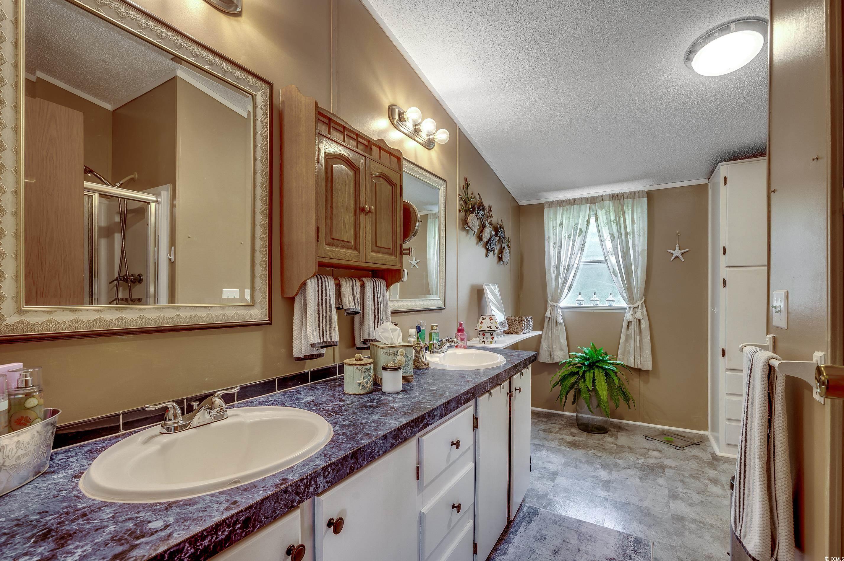 300 Rolling Ridge Dr. Property Photo 14