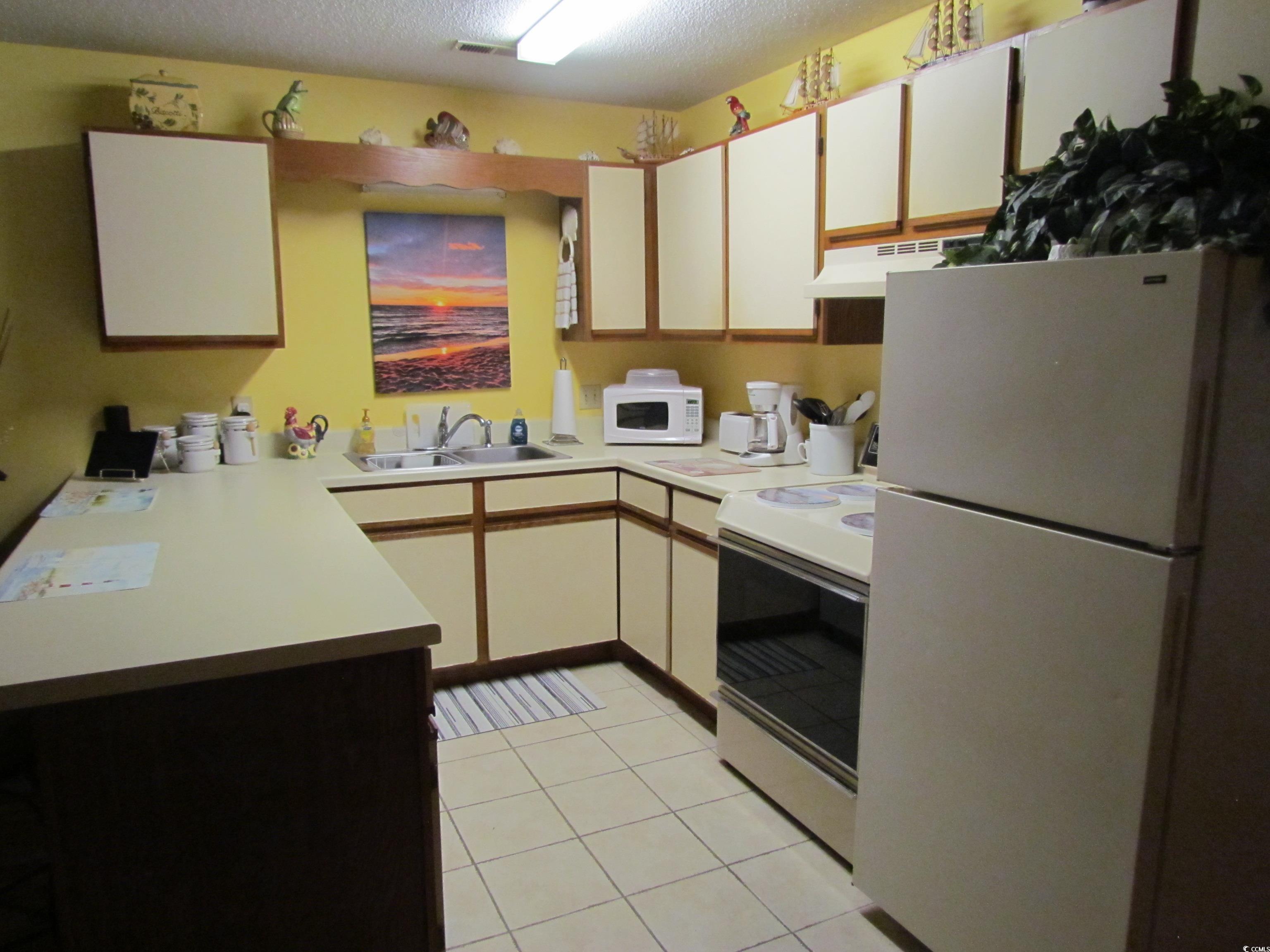 500 Fairway Village Dr. Property Photo 3