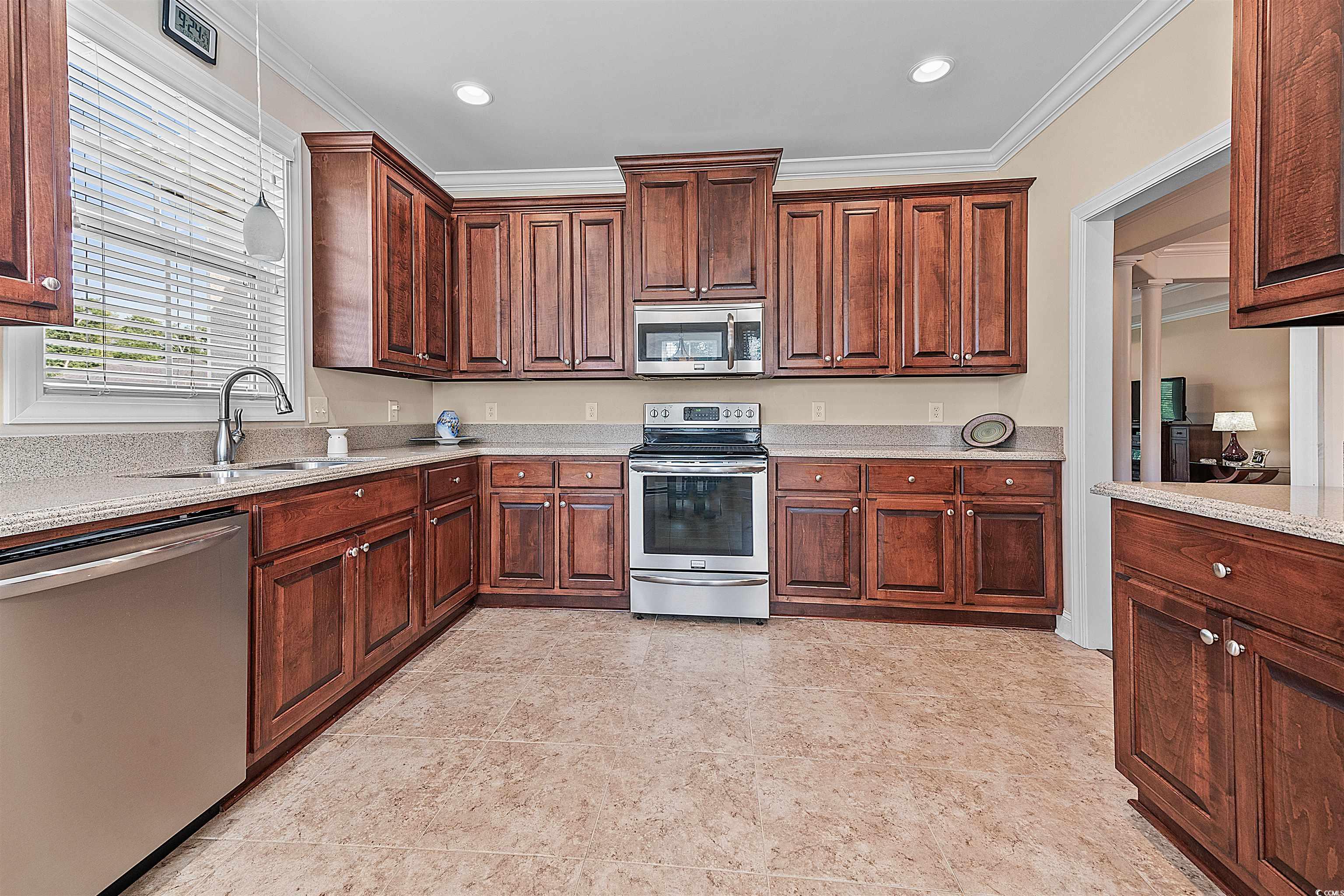 668 Barona Dr. Property Photo 4