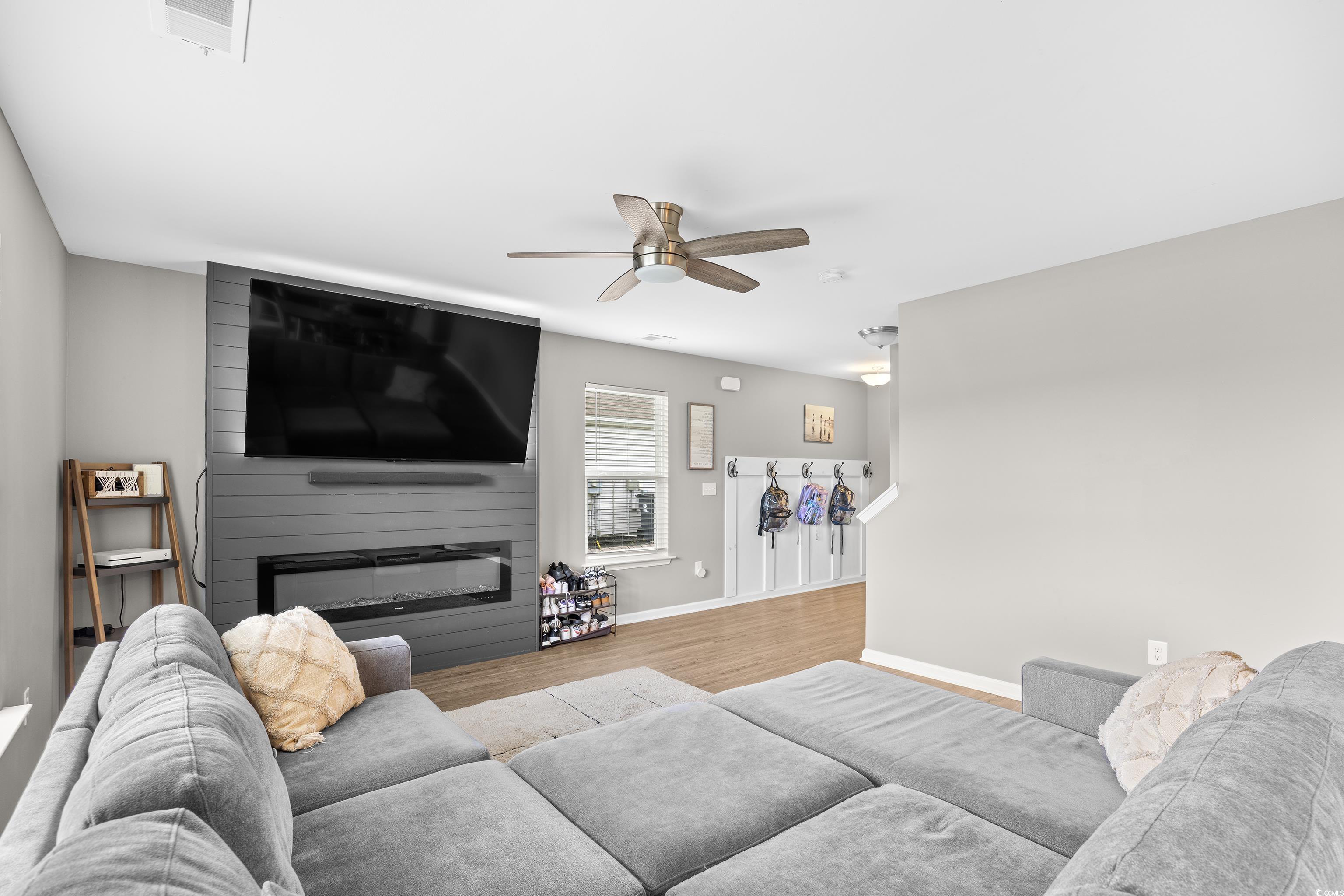 317 Truce St. Property Photo 5
