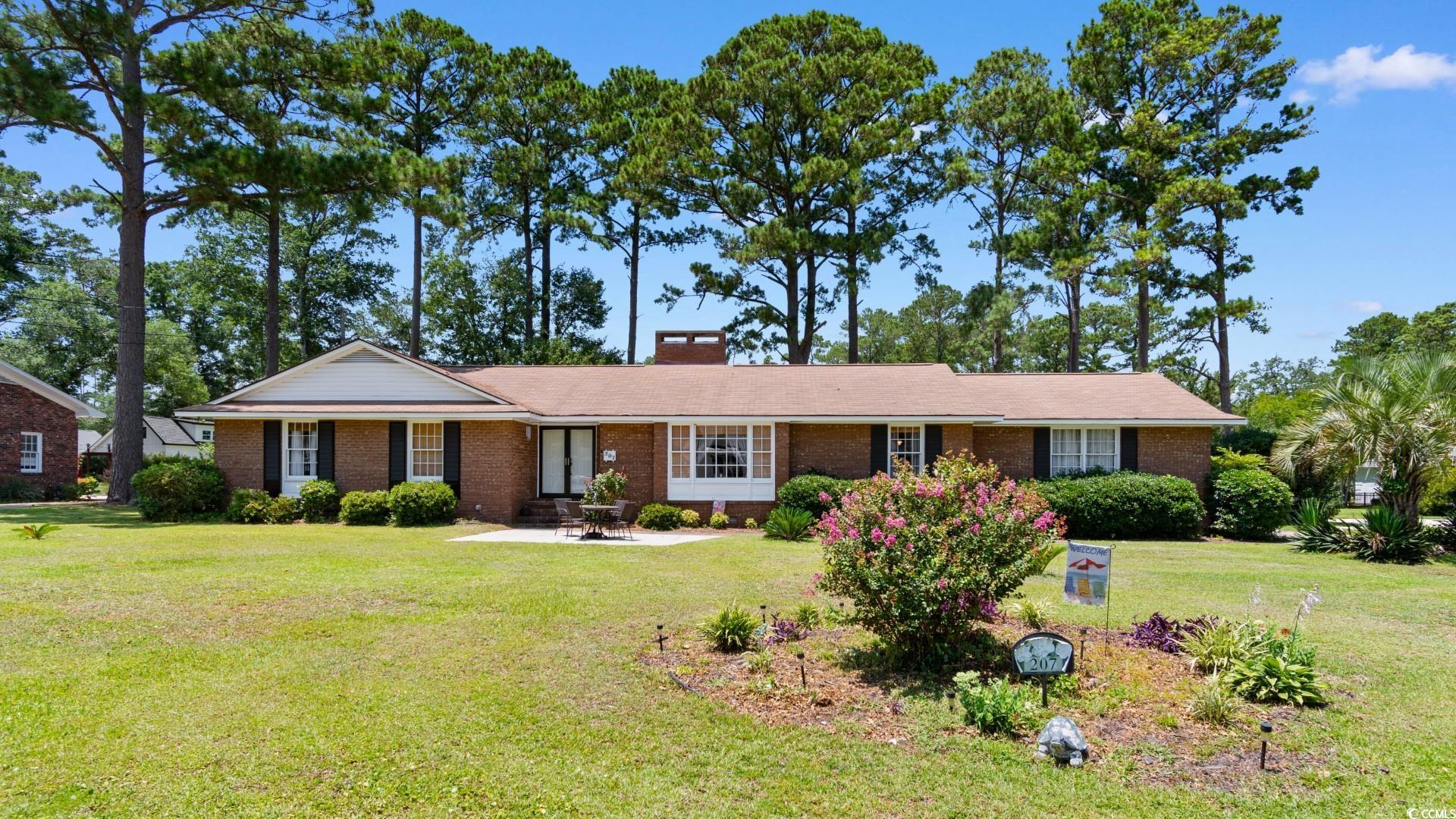 207 Green Lake Dr. Property Photo 1