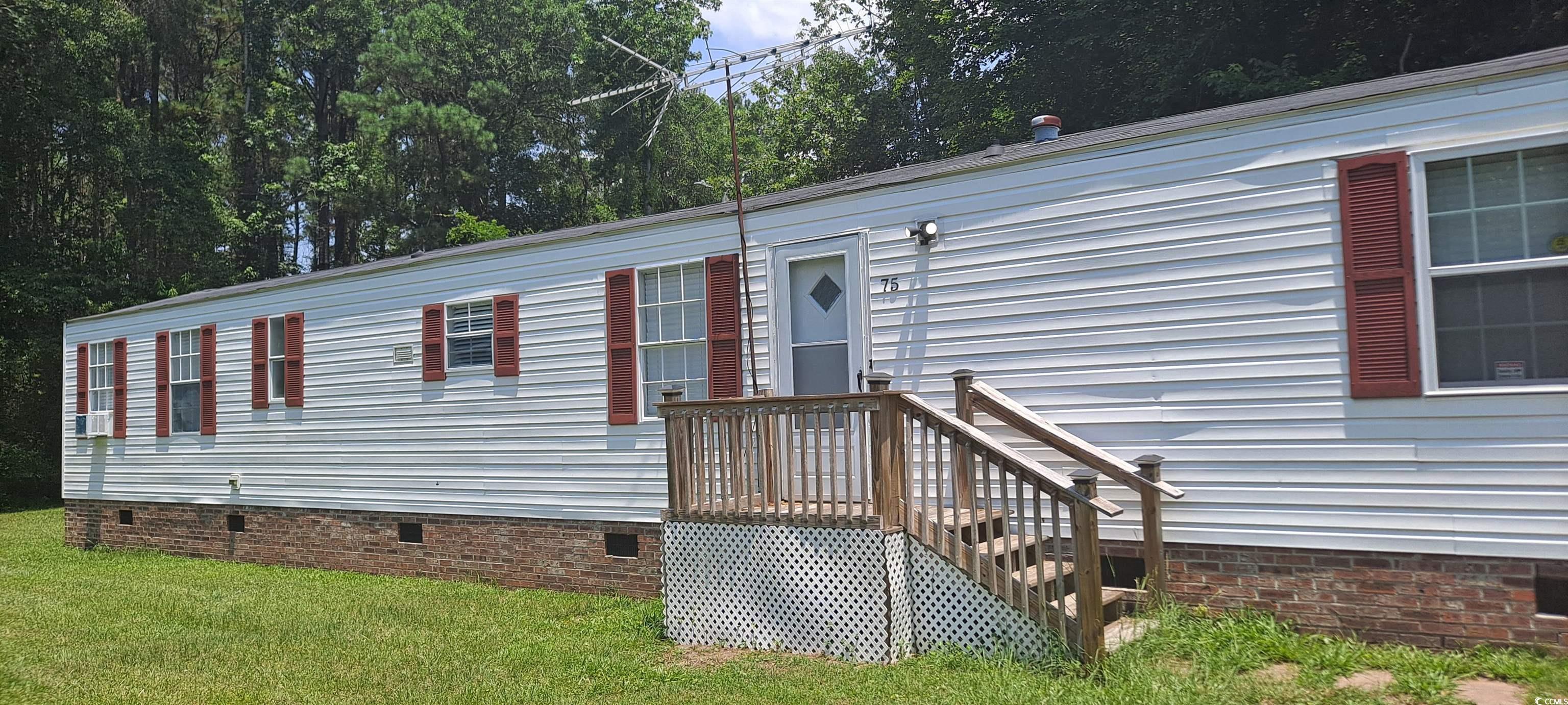 75 Page Ln. Property Photo 1