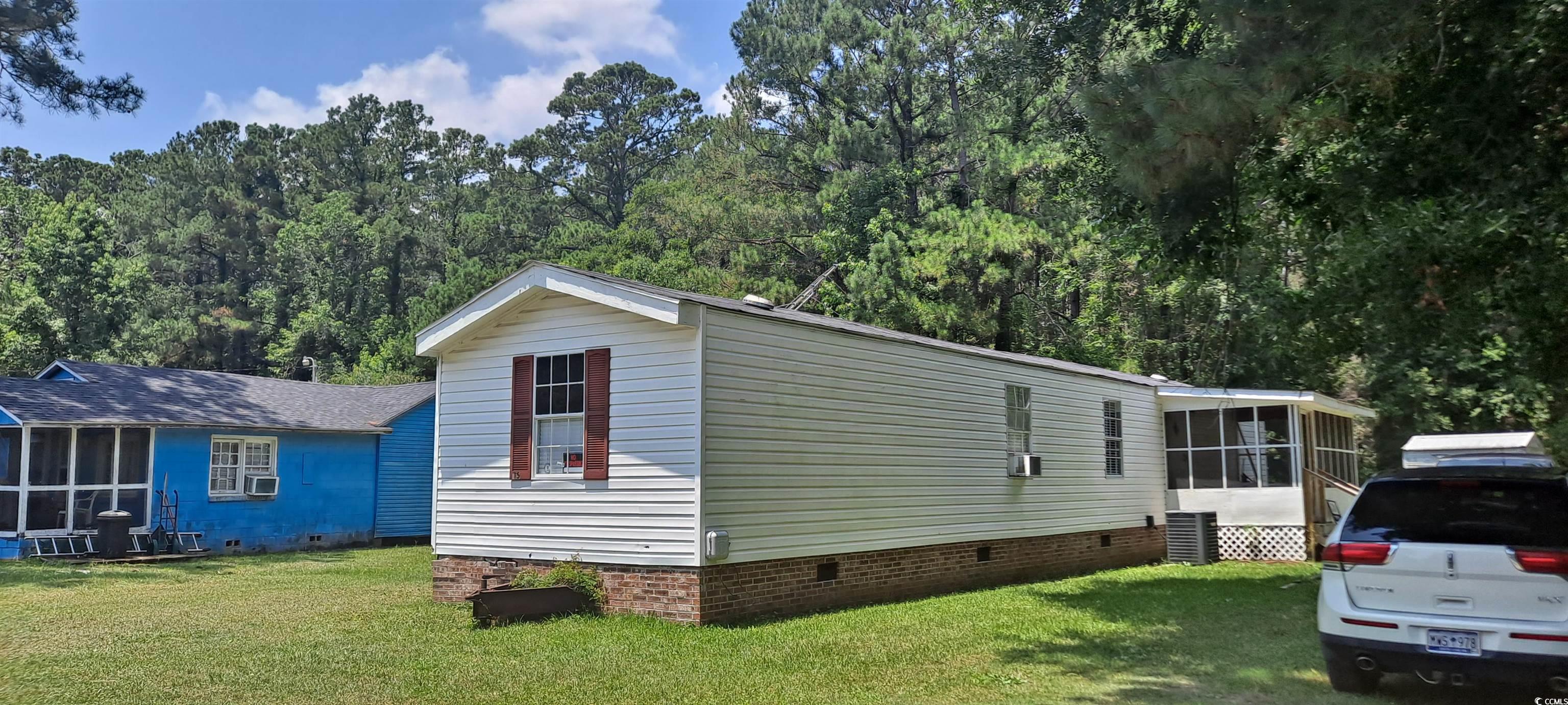 75 Page Ln. Property Photo 3