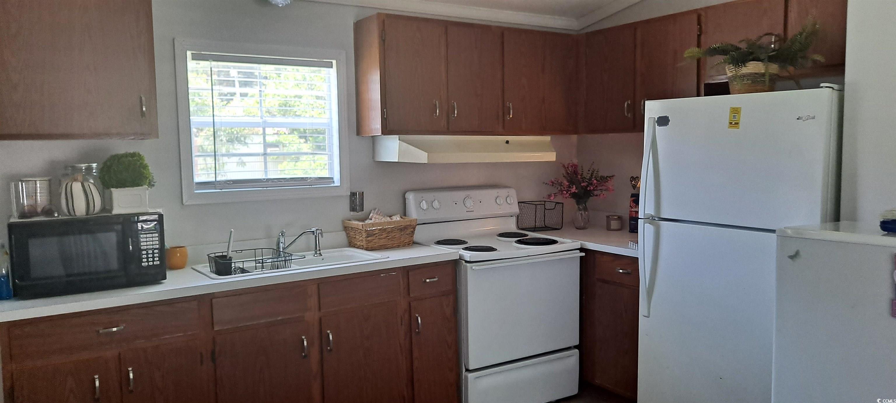 75 Page Ln. Property Photo 5