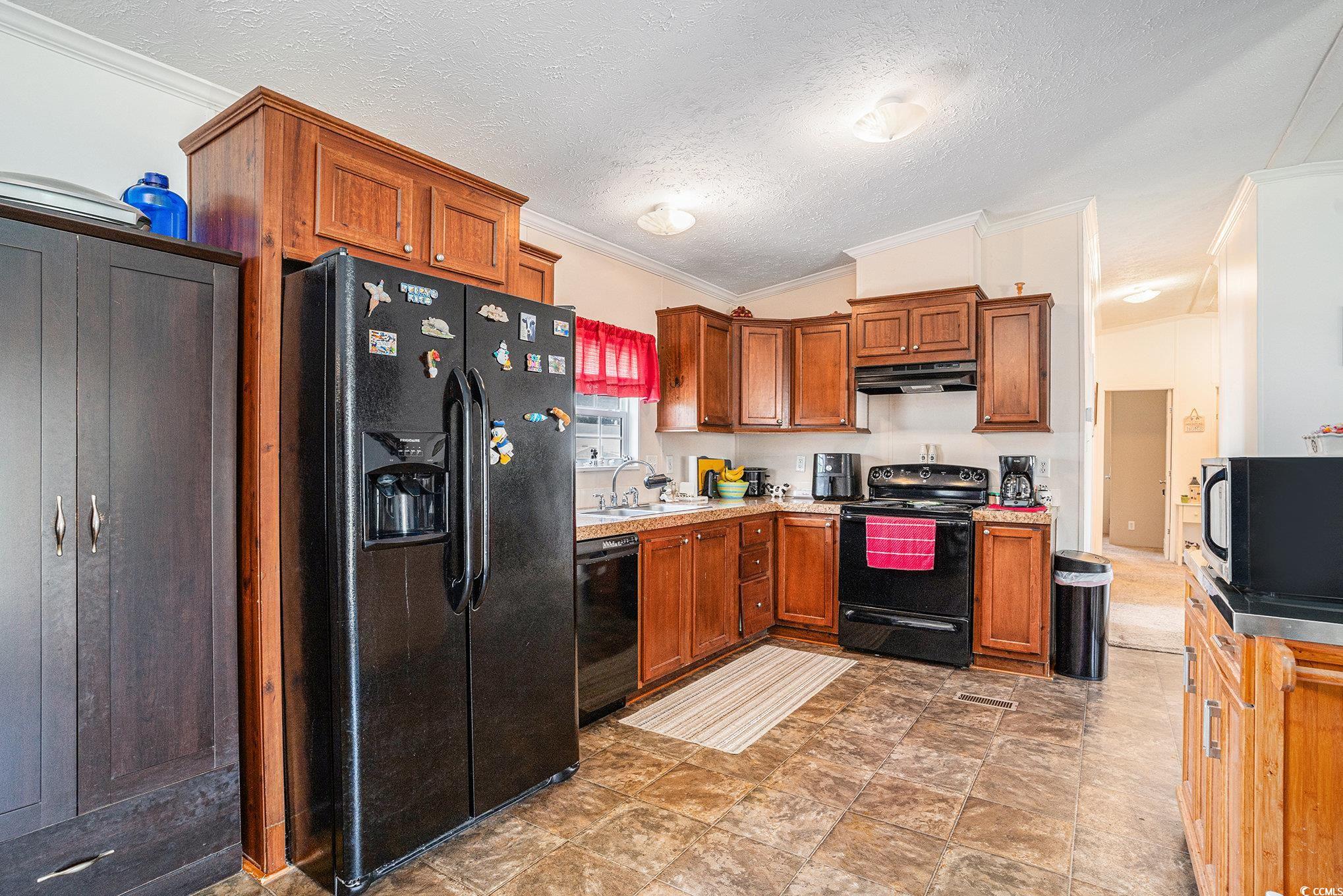 1043 Leebury Ln. Property Photo 8