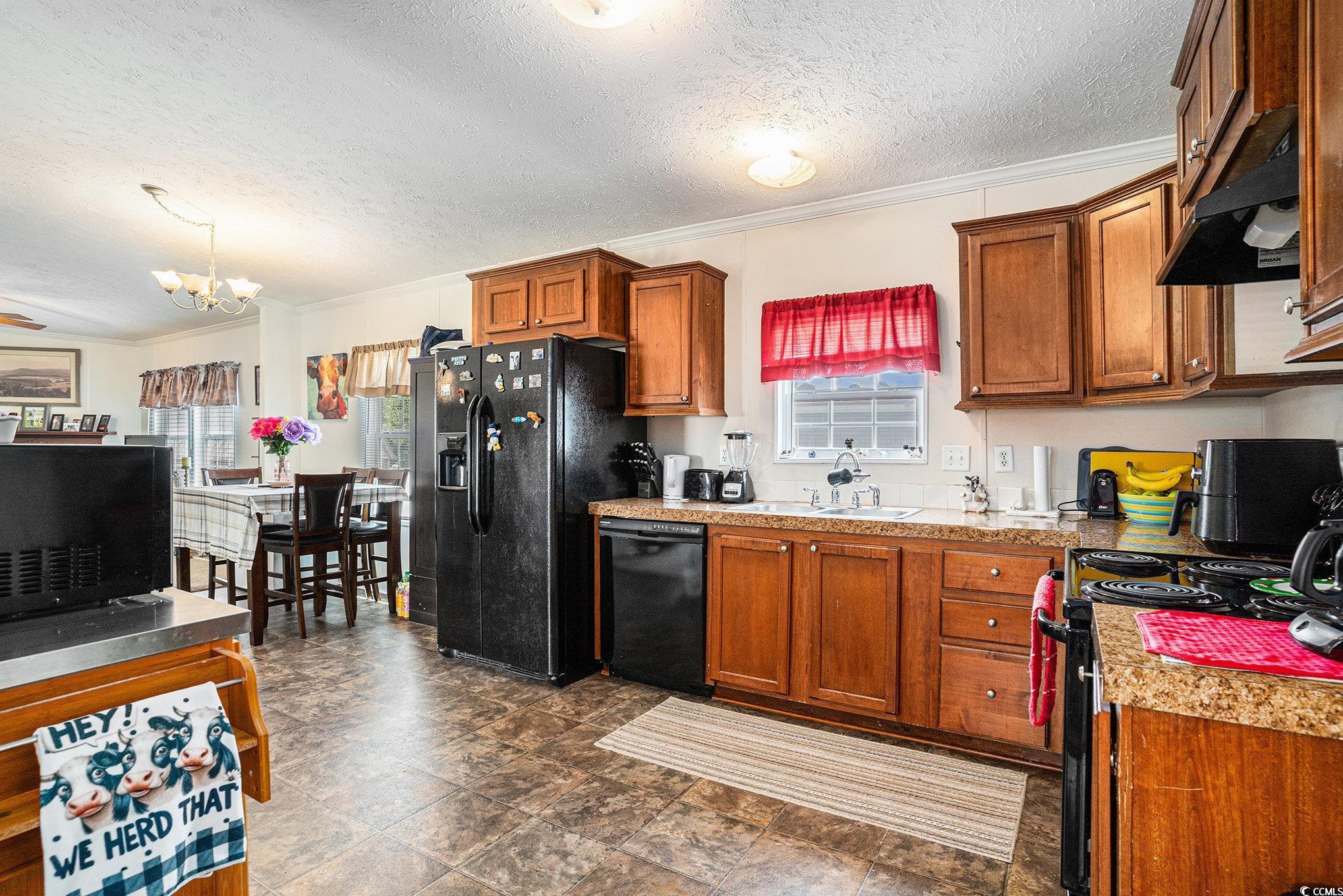 1043 Leebury Ln. Property Photo 9