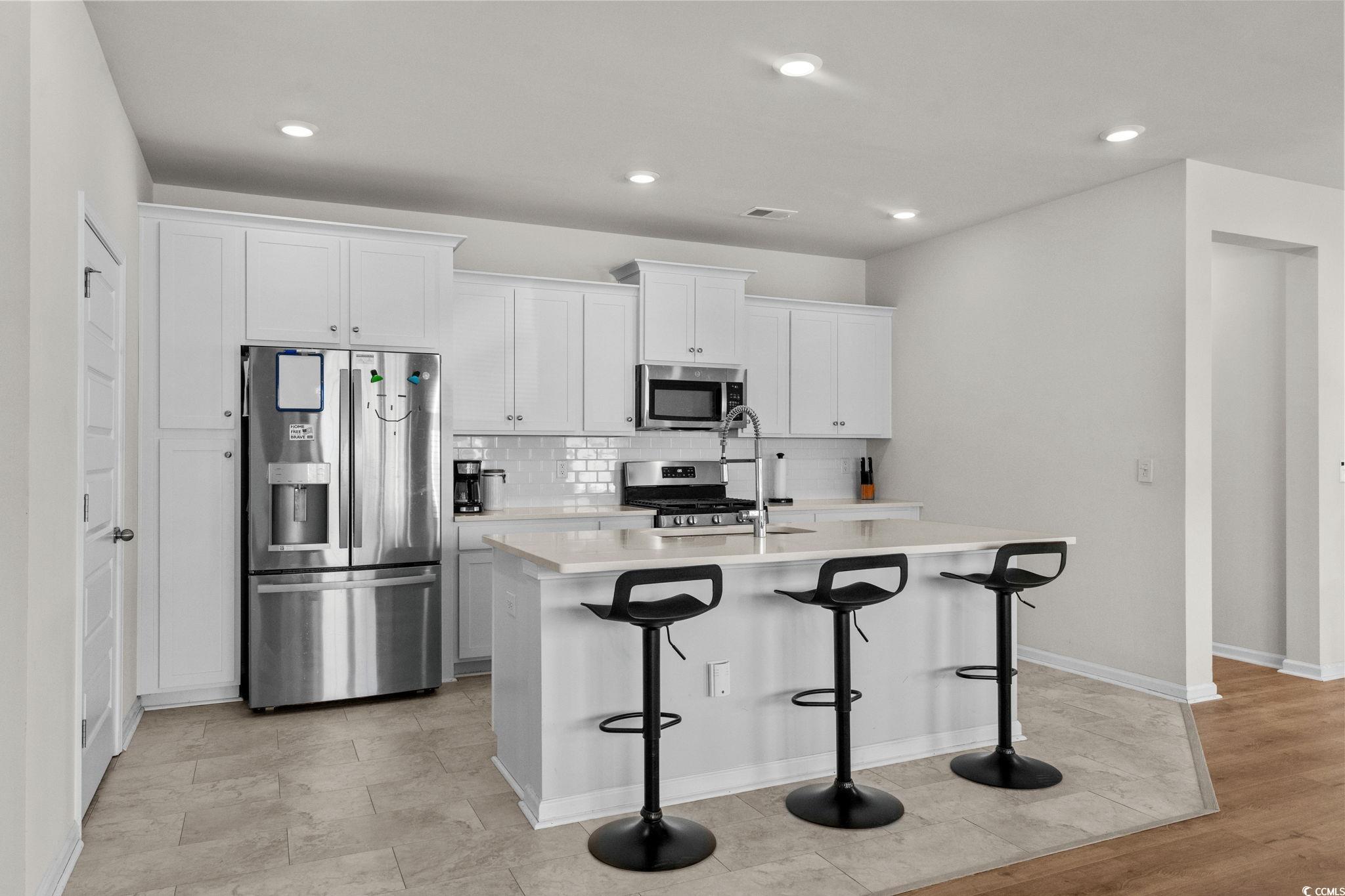 4148 Da Vinci Dr. Property Photo 5