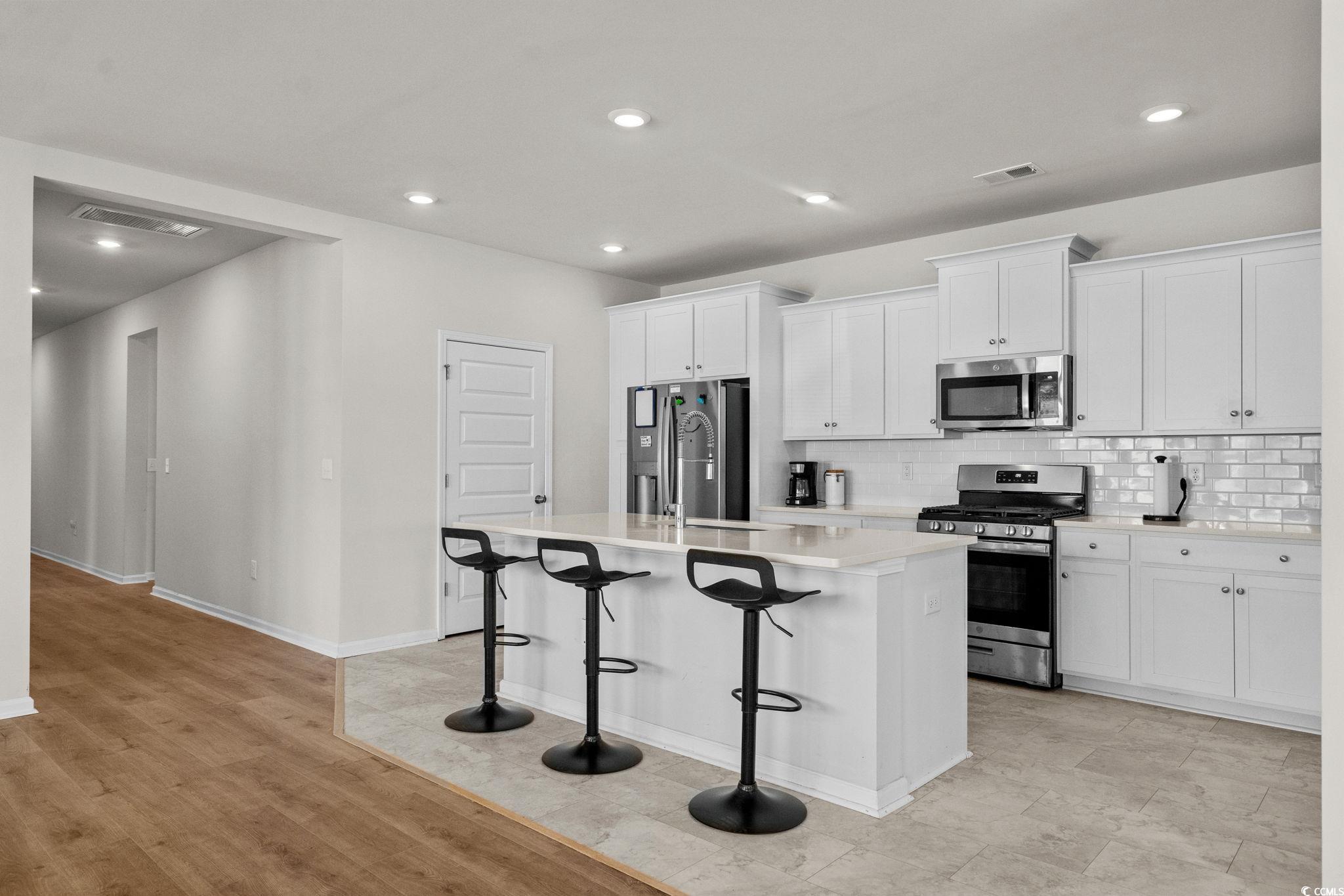 4148 Da Vinci Dr. Property Photo 6