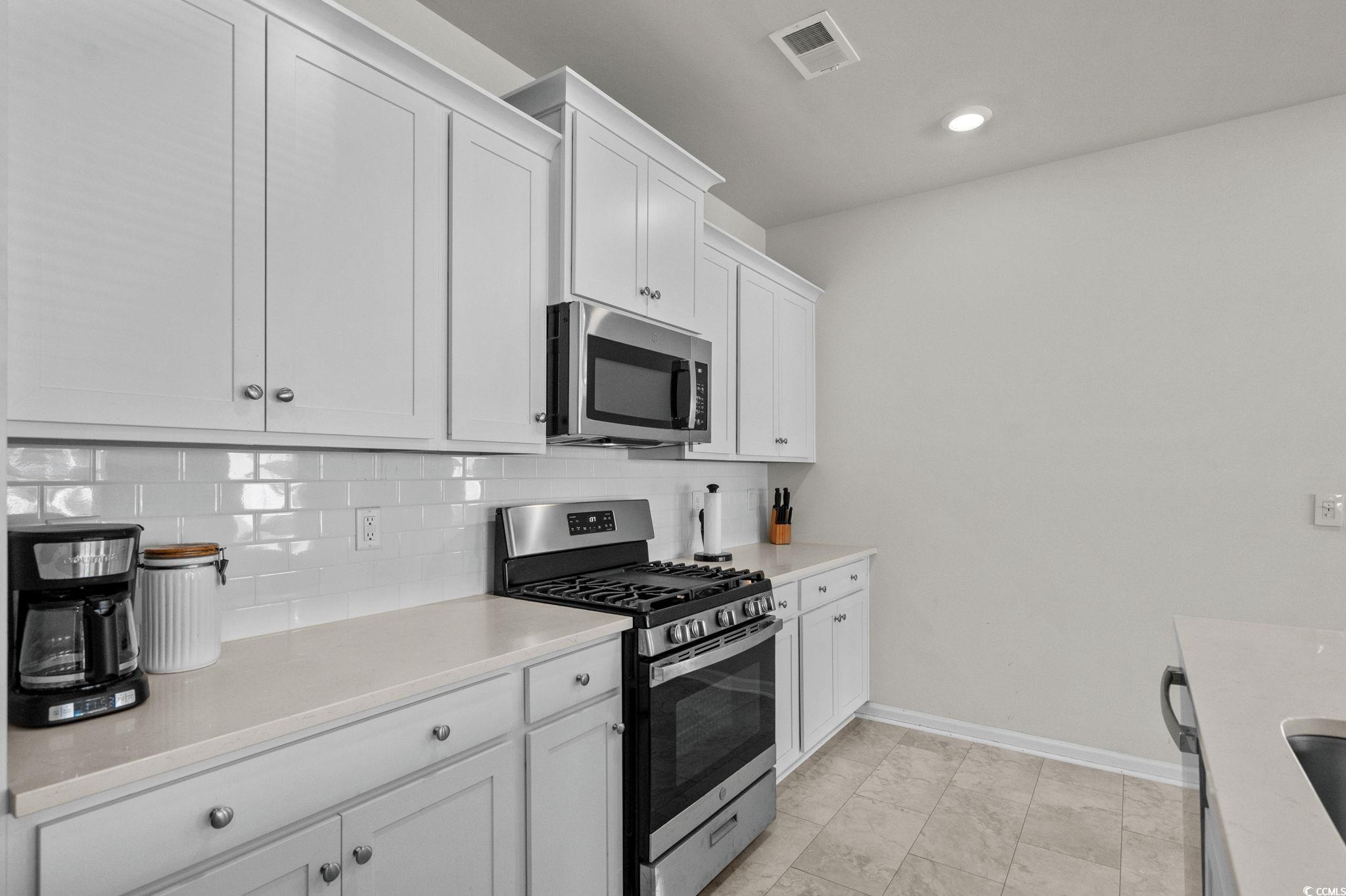 4148 Da Vinci Dr. Property Photo 10