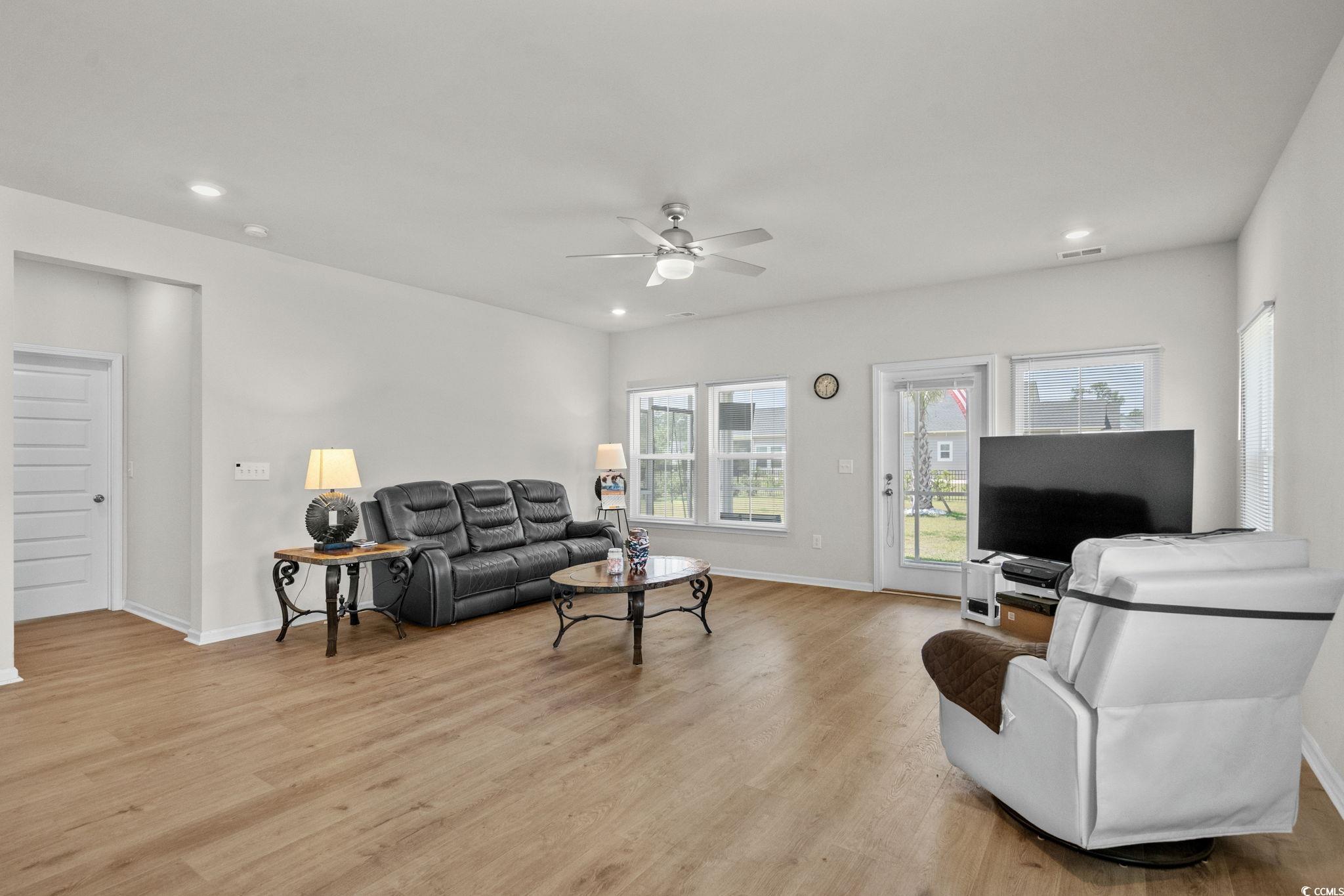 4148 Da Vinci Dr. Property Photo 16