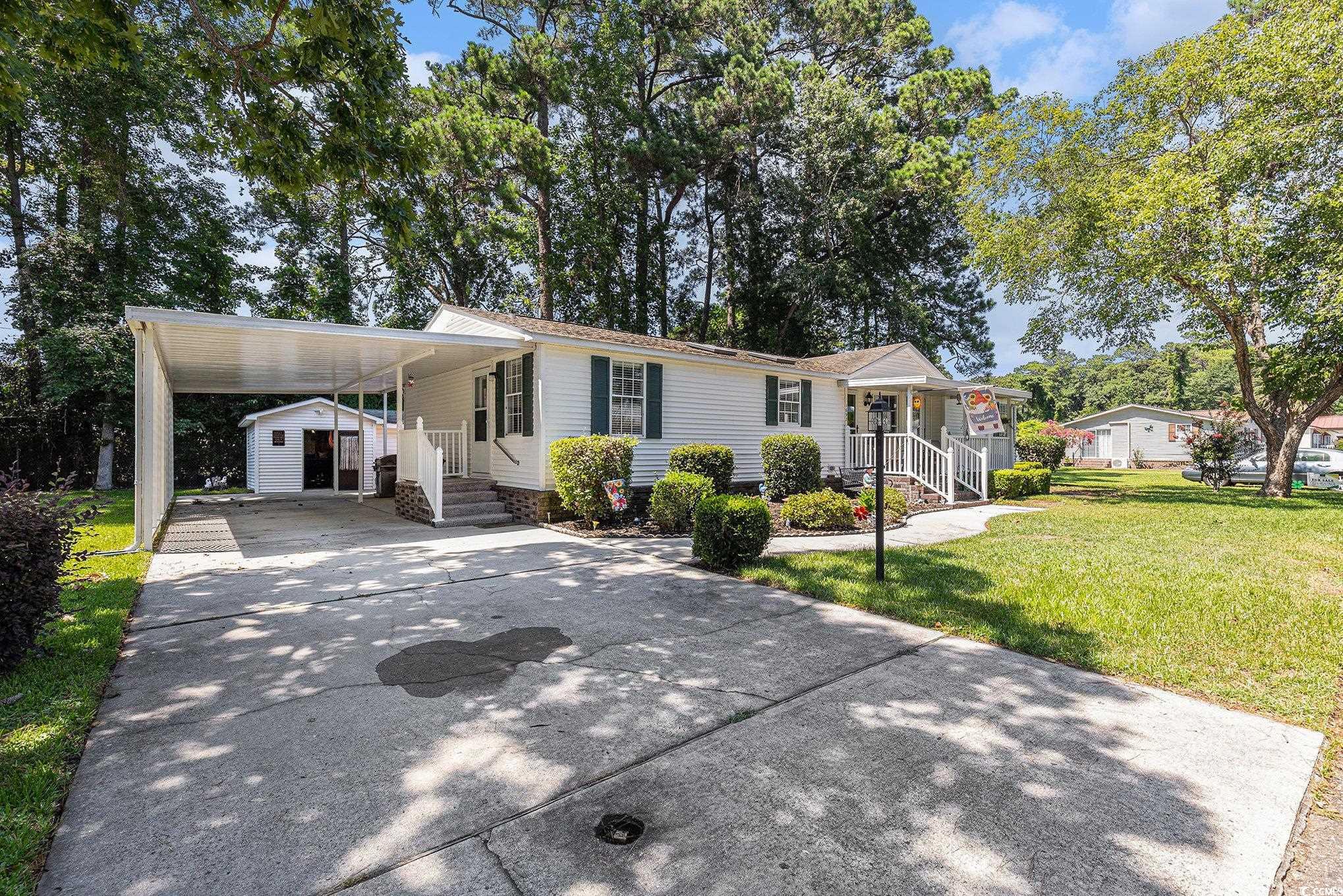 1692 Perry Circle Property Photo 4
