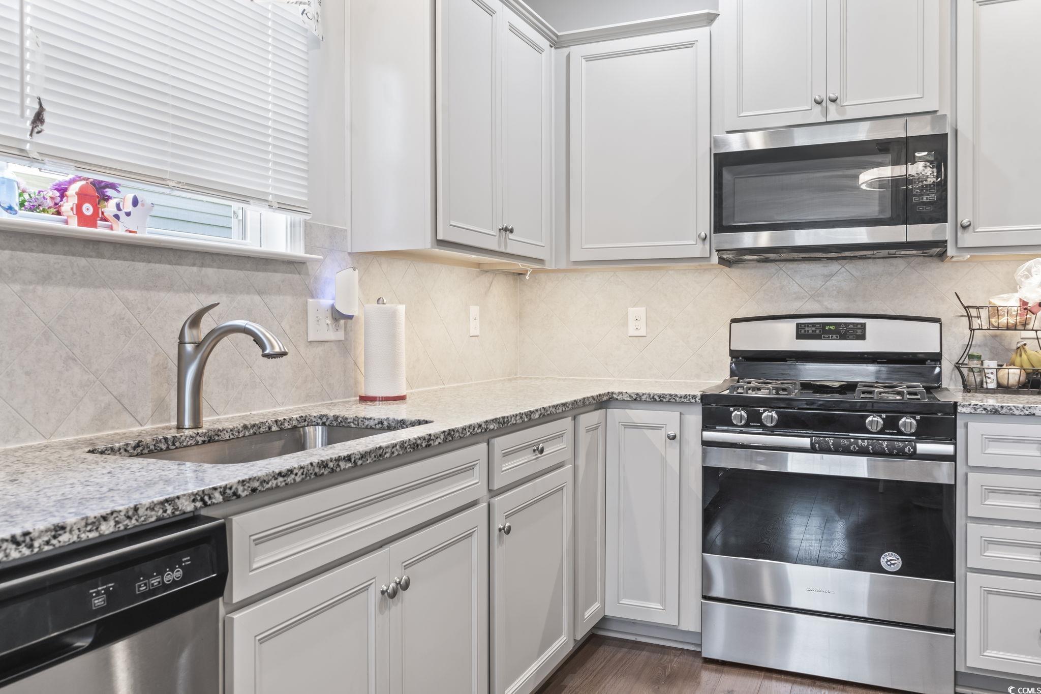 4136 Alvina Way Property Photo 10