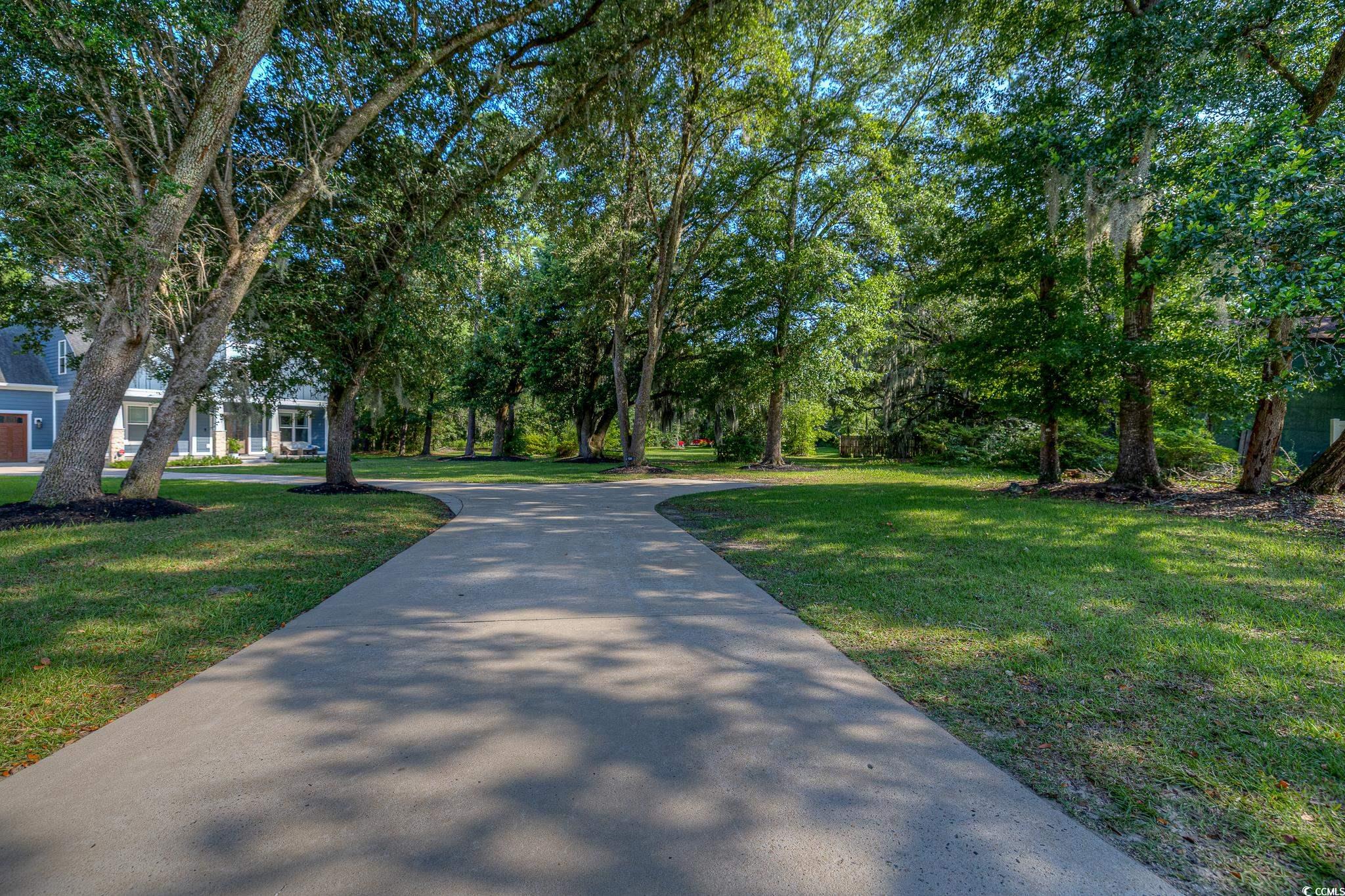 520 Oak Pond Ct. Property Photo 2