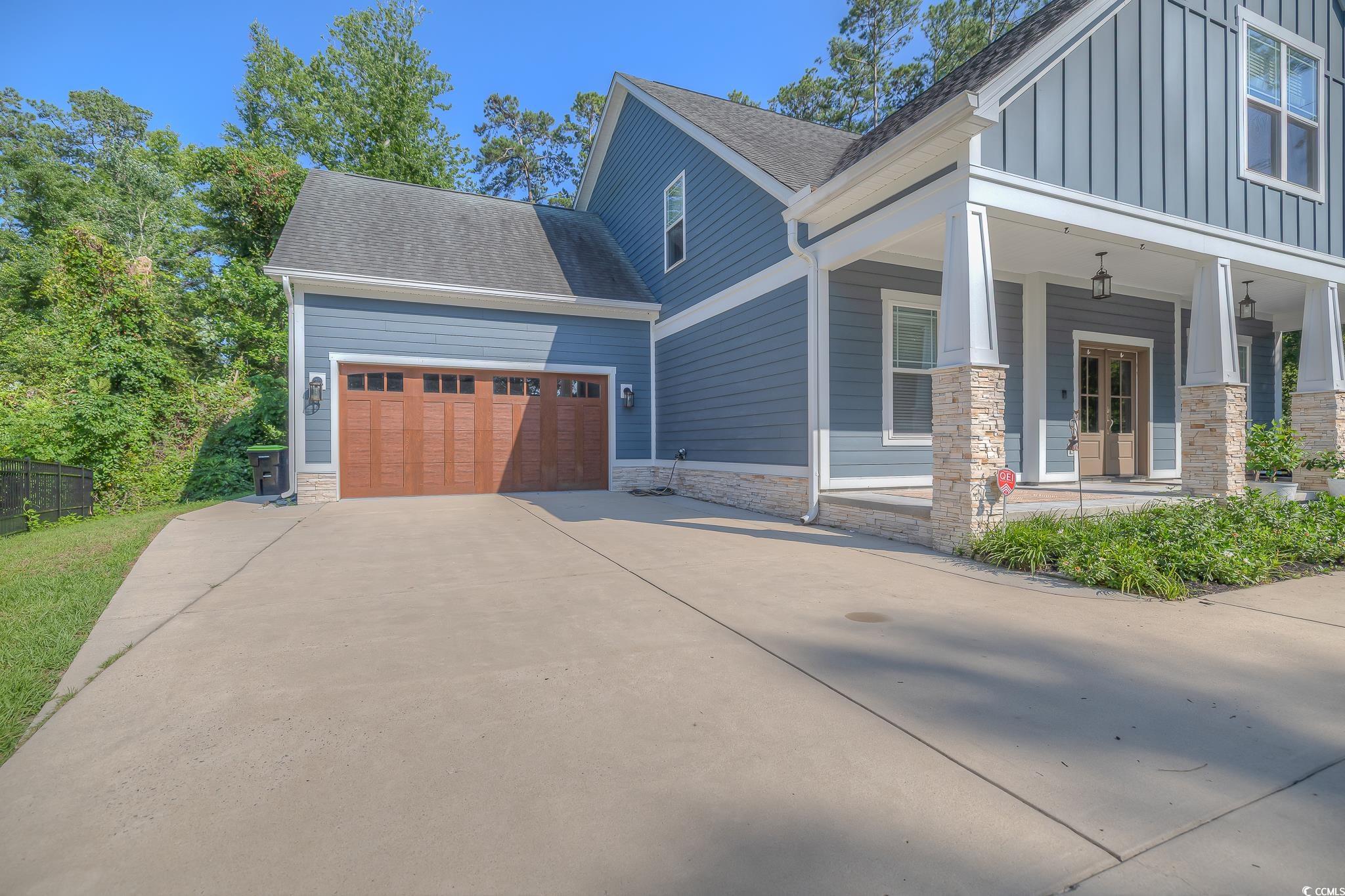 520 Oak Pond Ct. Property Photo 3