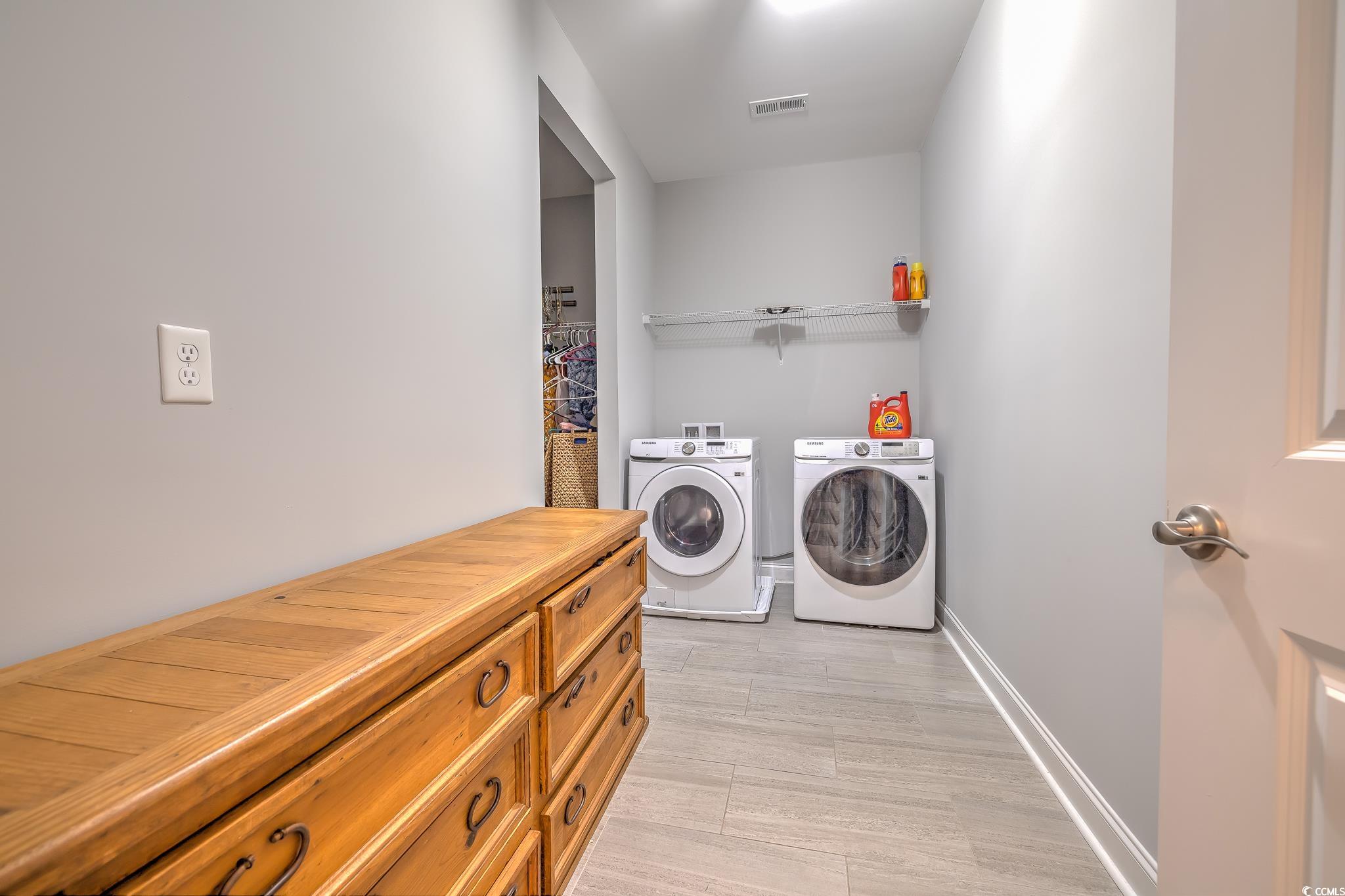 520 Oak Pond Ct. Property Photo 11