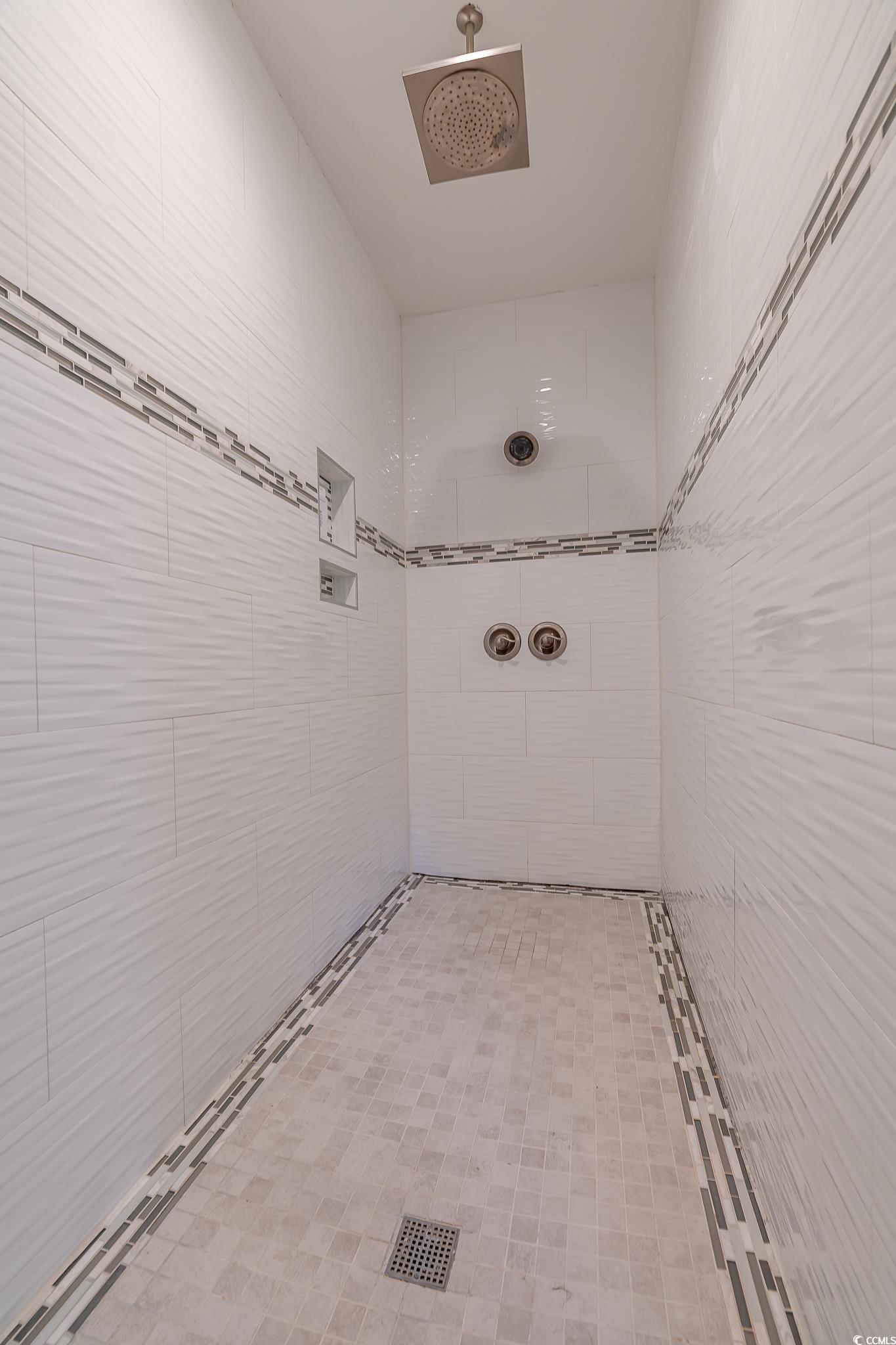 520 Oak Pond Ct. Property Photo 19