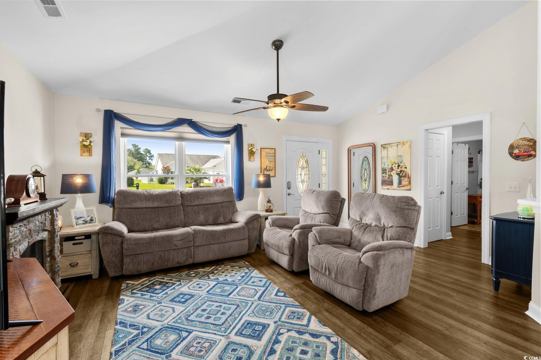1644 Langley Dr. Property Photo 6