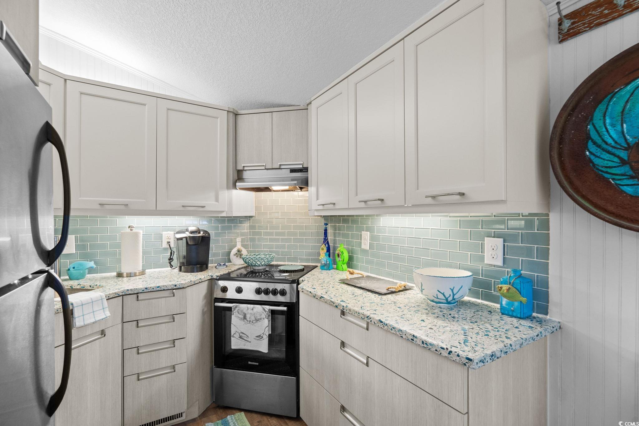 6001 - 1040 S Kings Hwy. Property Photo 13