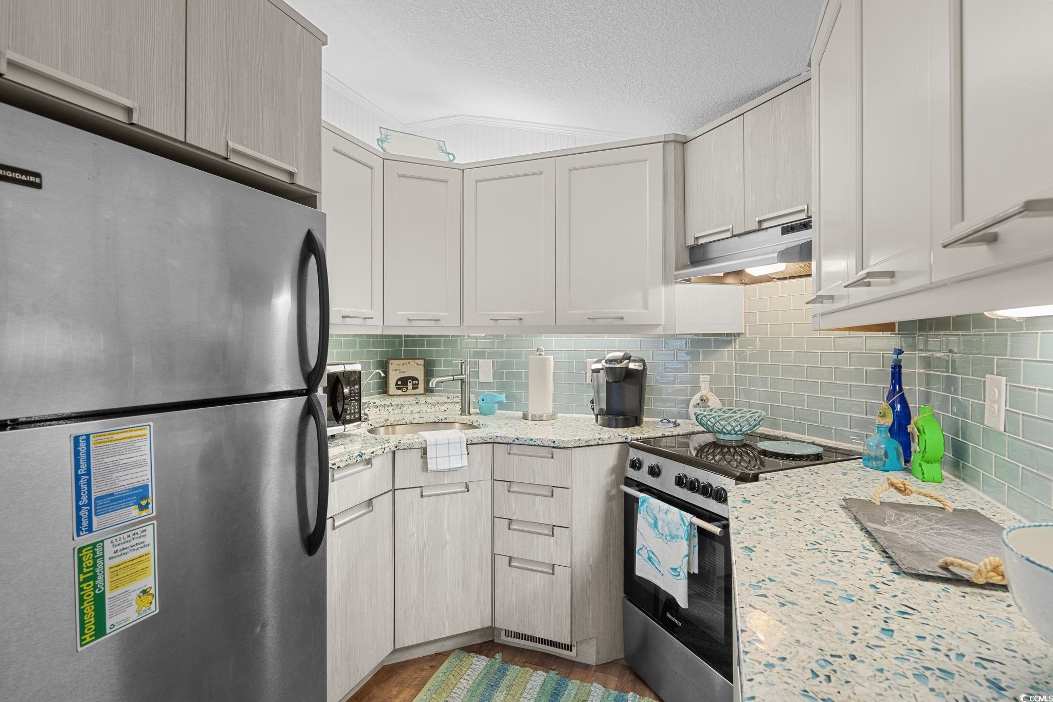 6001 - 1040 S Kings Hwy. Property Photo 15