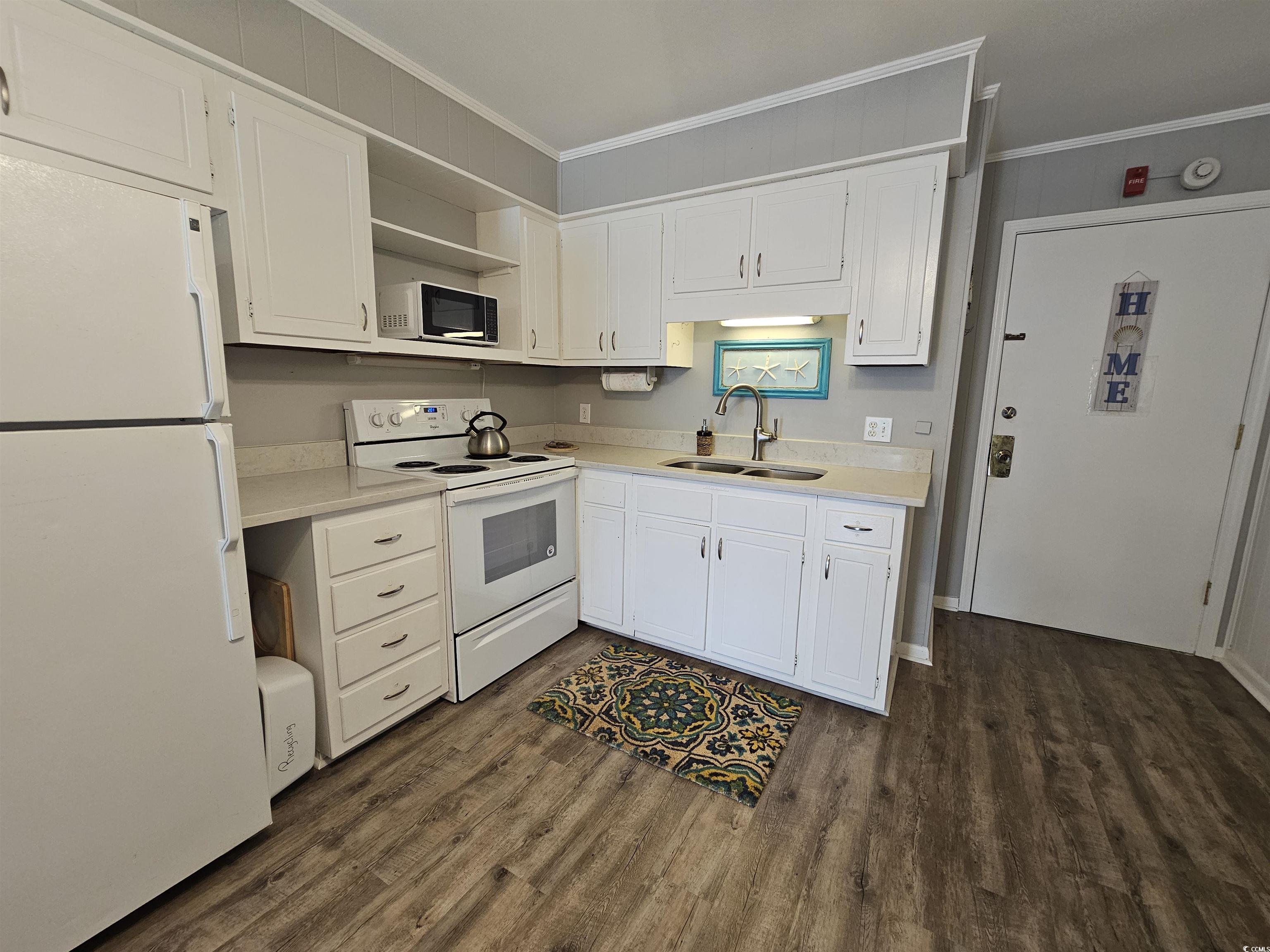 401 N Hillside Dr. Property Photo 3