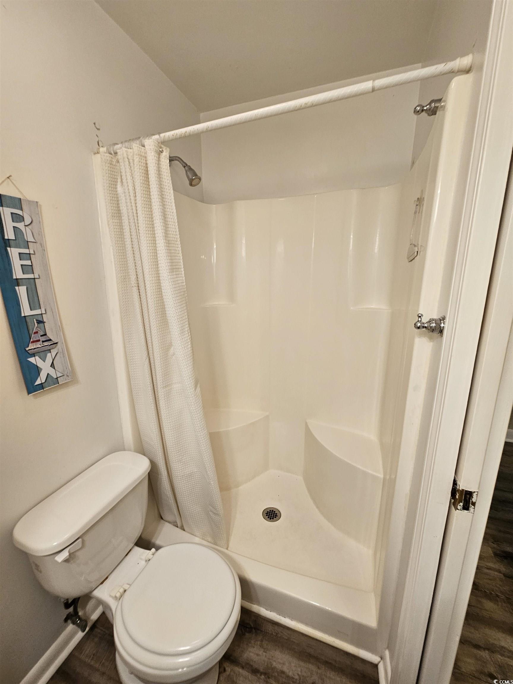 401 N Hillside Dr. Property Photo 9