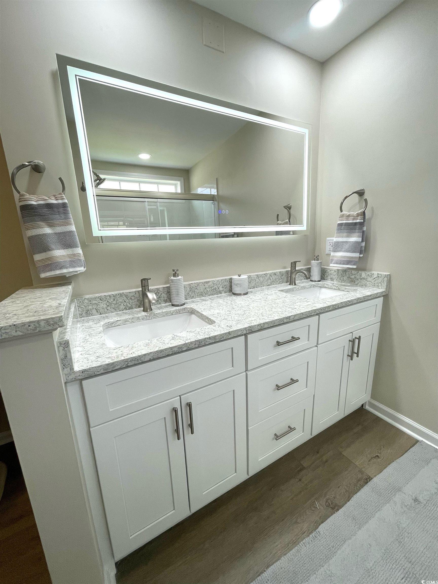 620 Bathurst Dr. Property Photo 15