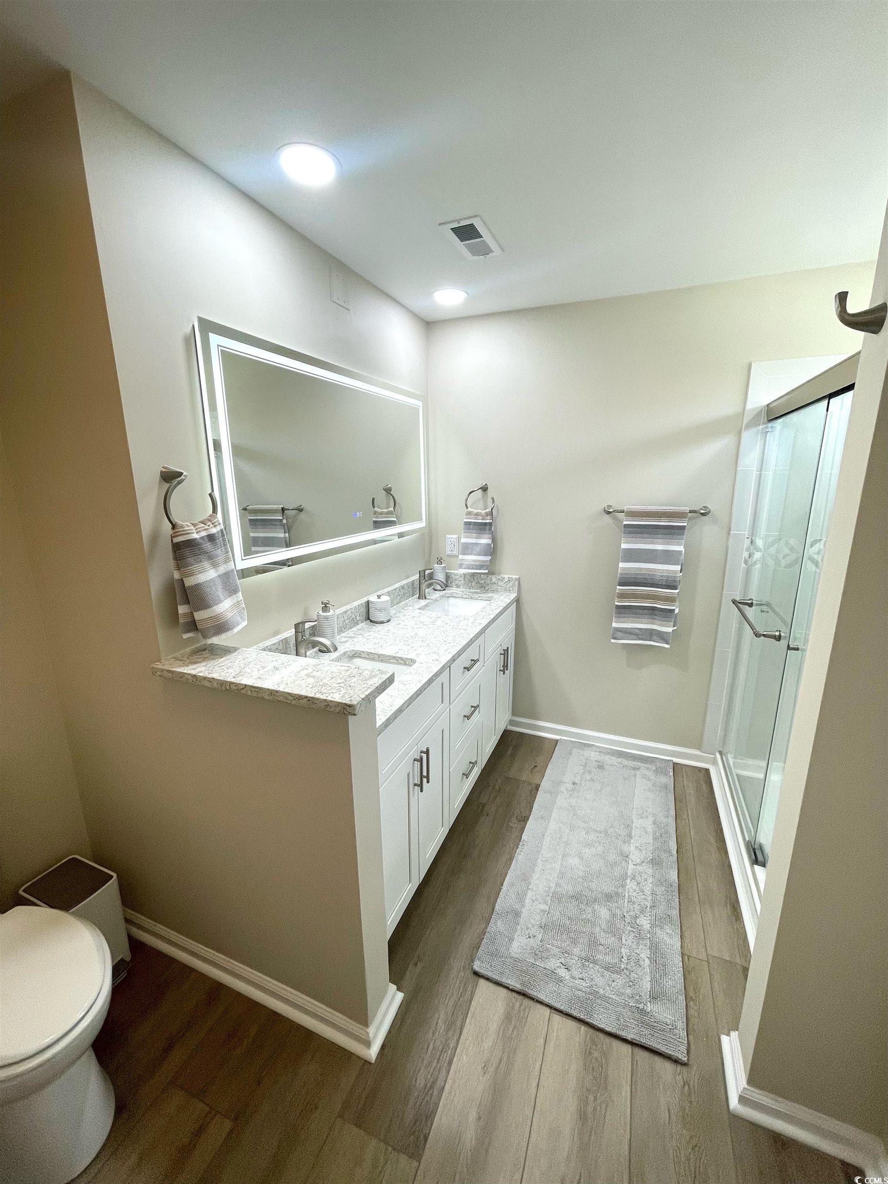 620 Bathurst Dr. Property Photo 16