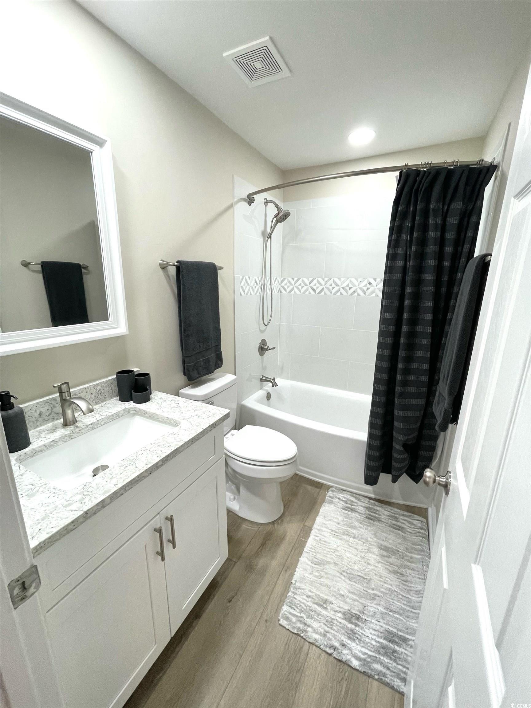 620 Bathurst Dr. Property Photo 18