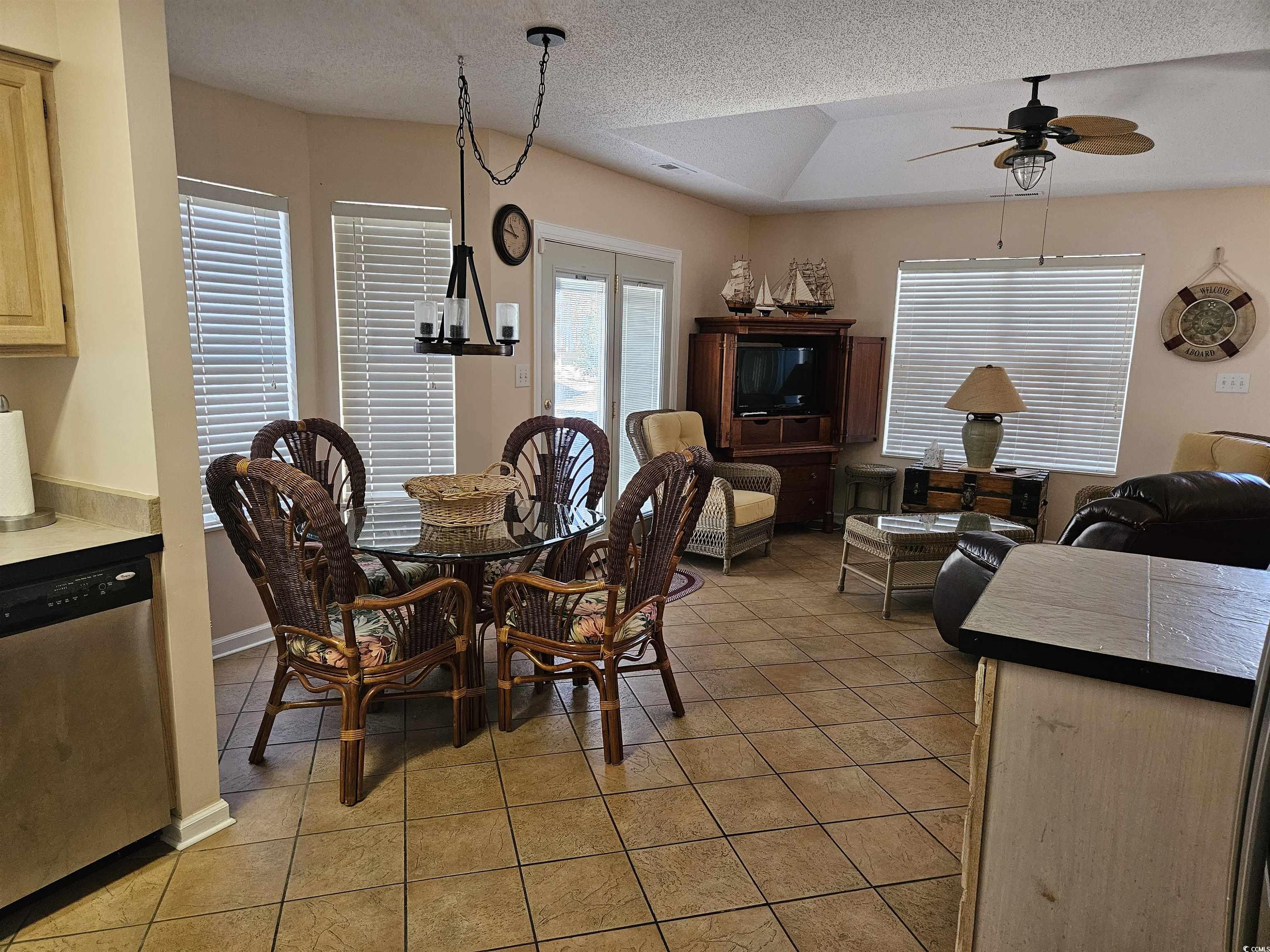 927 Edge Dr. Property Photo 8