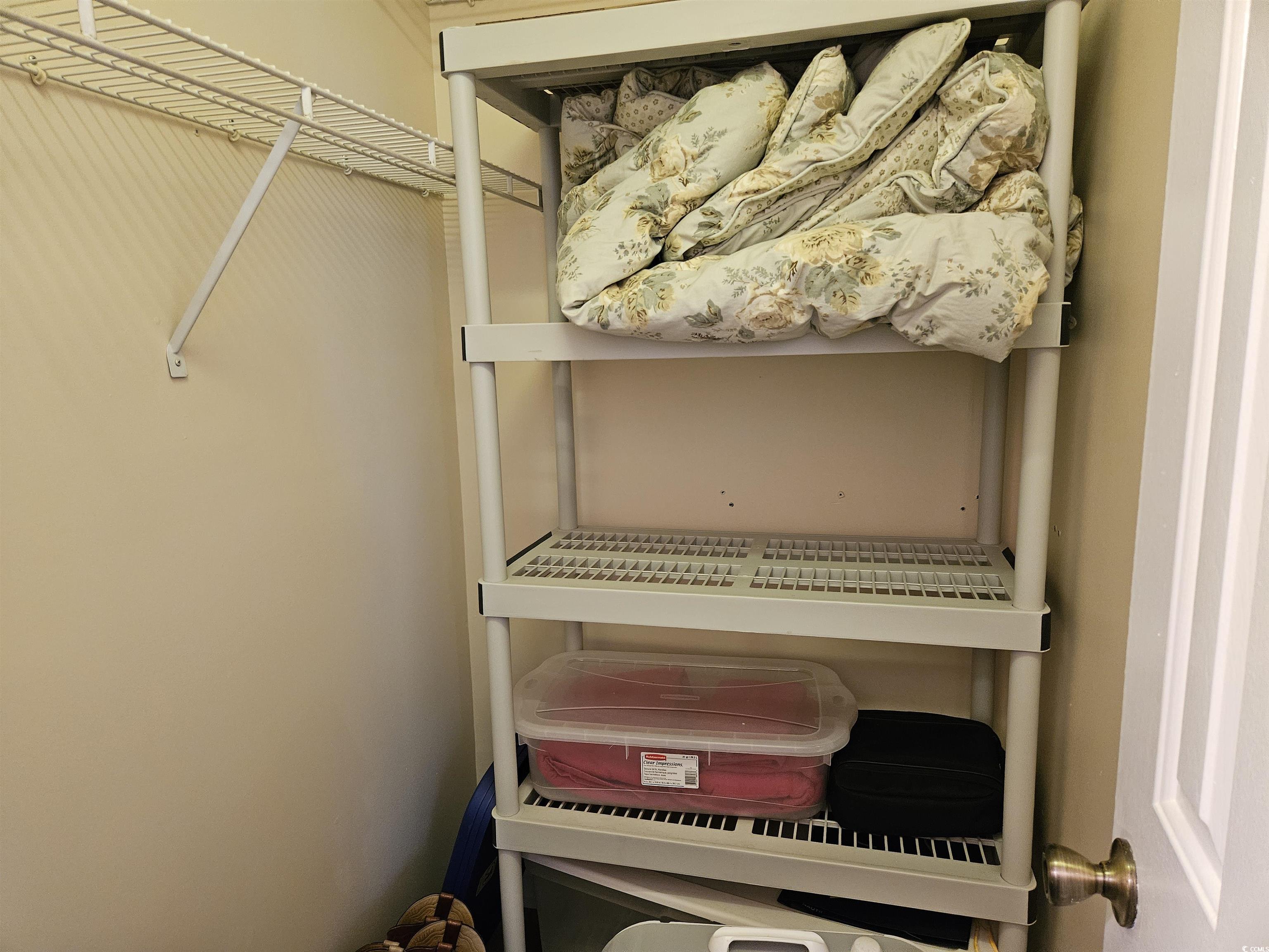 927 Edge Dr. Property Photo 18