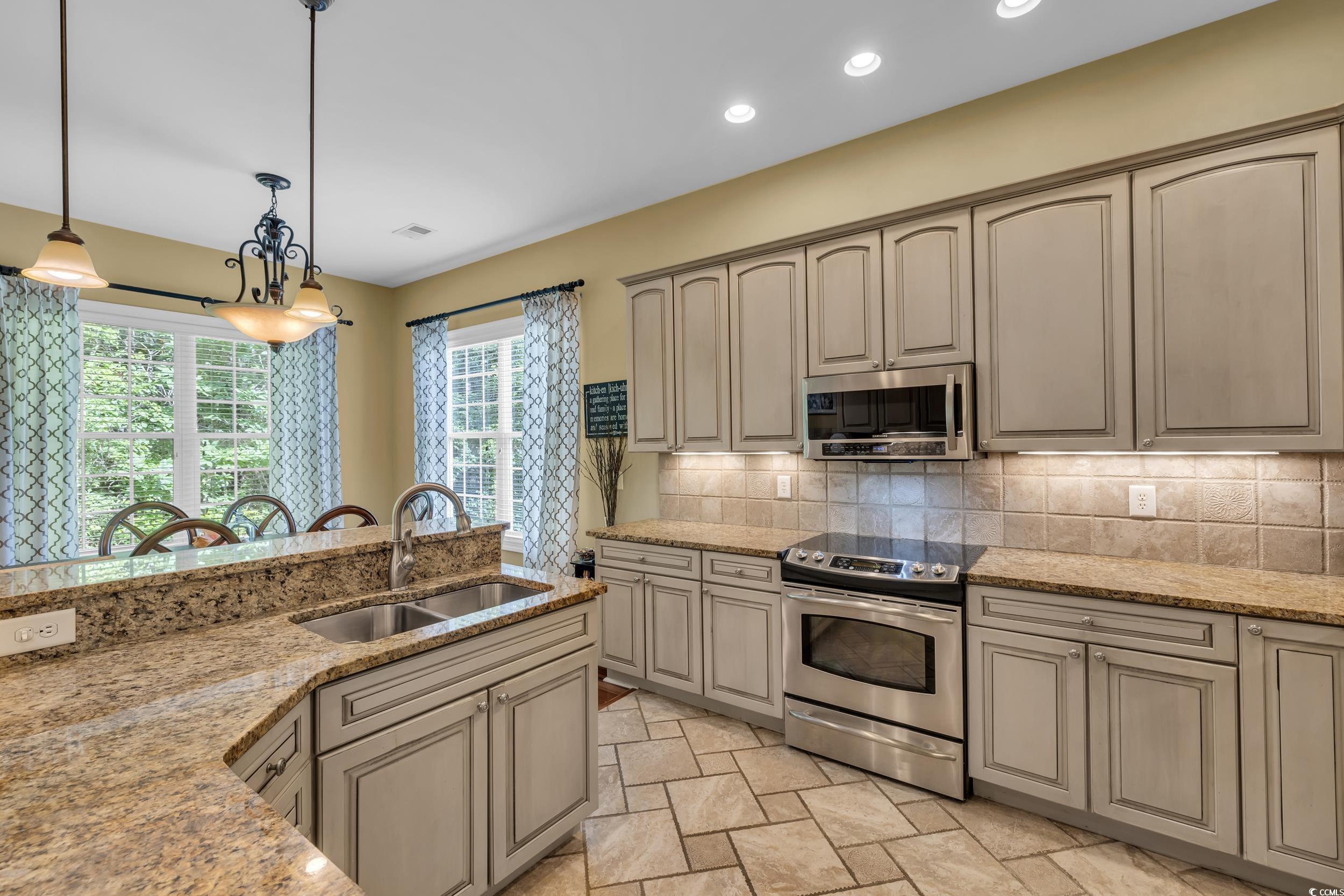 154 Harbor Oaks Dr. Property Photo 11