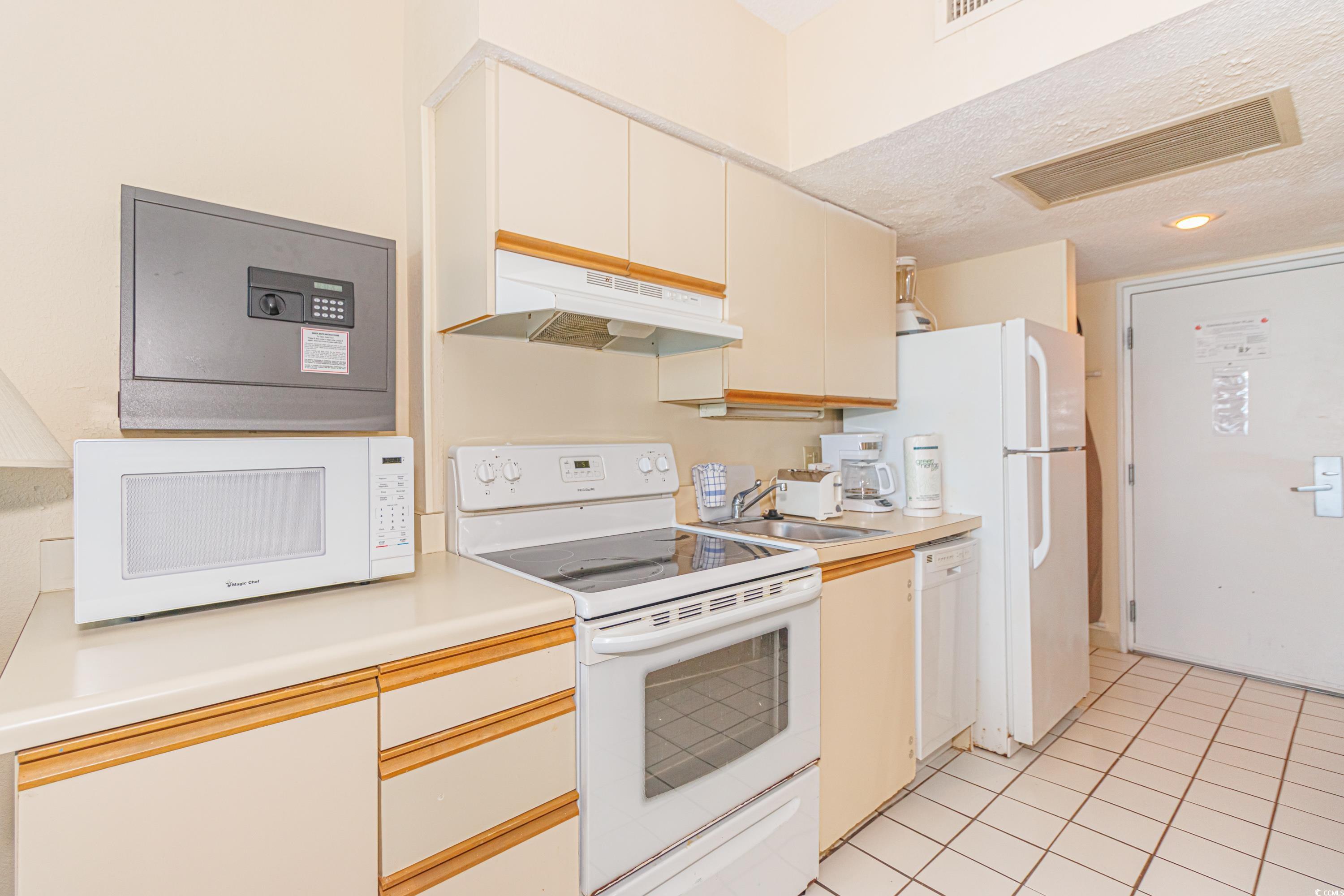 1304 N Ocean Blvd. Property Photo 4