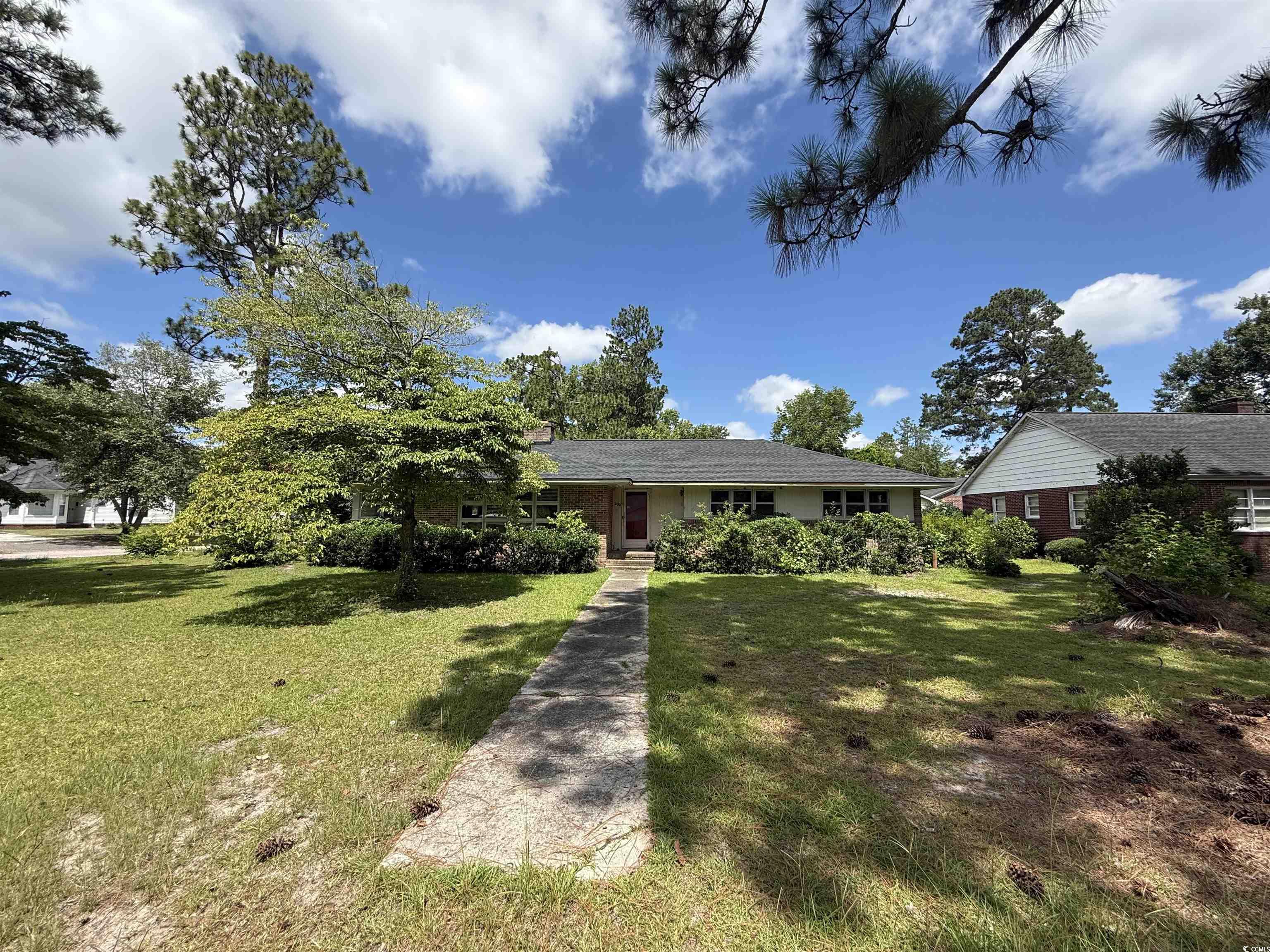 200 Magnolia St. Property Photo 2